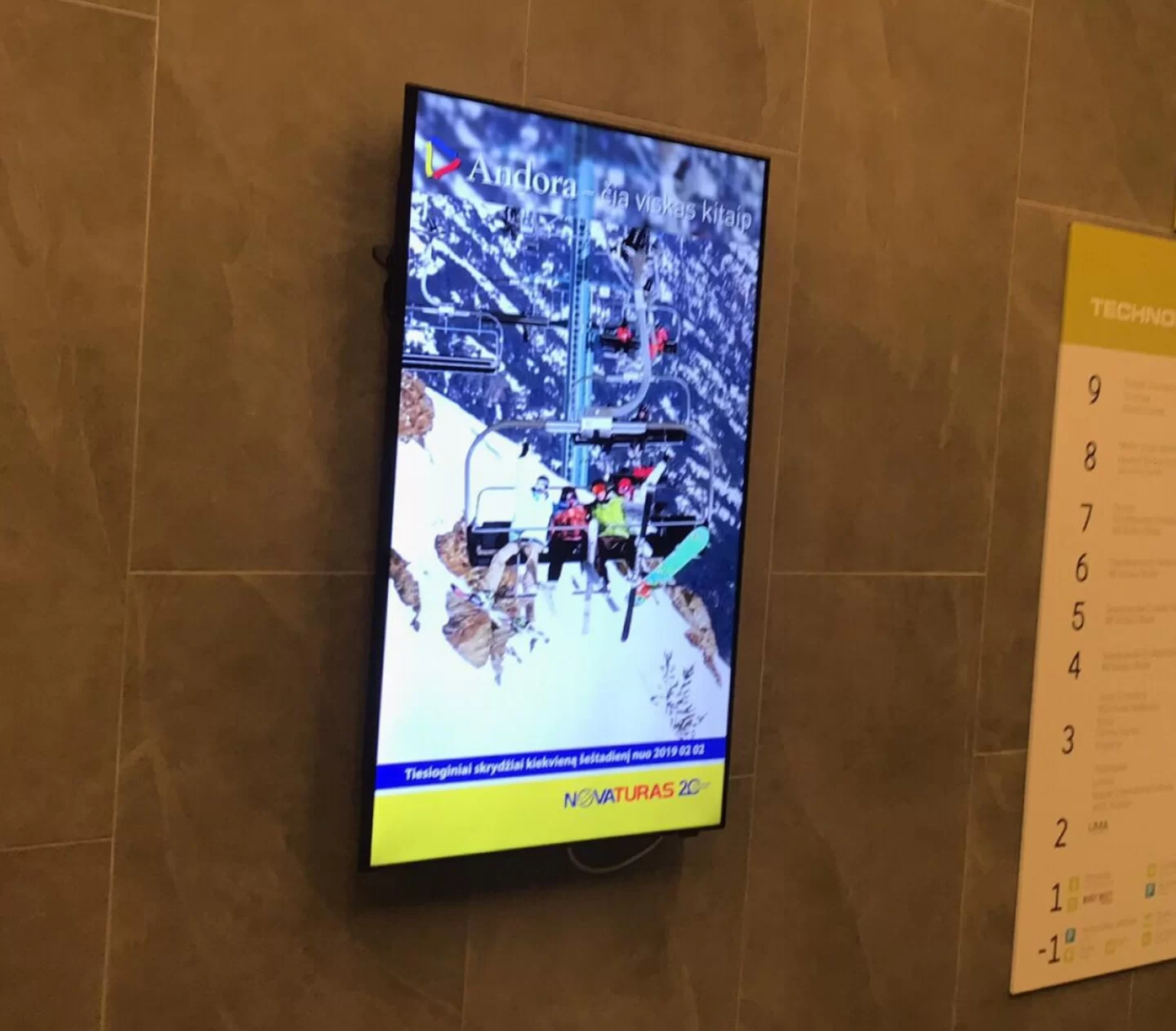 Reklaminis ekranas Delta verslo centre (Simbiocity)