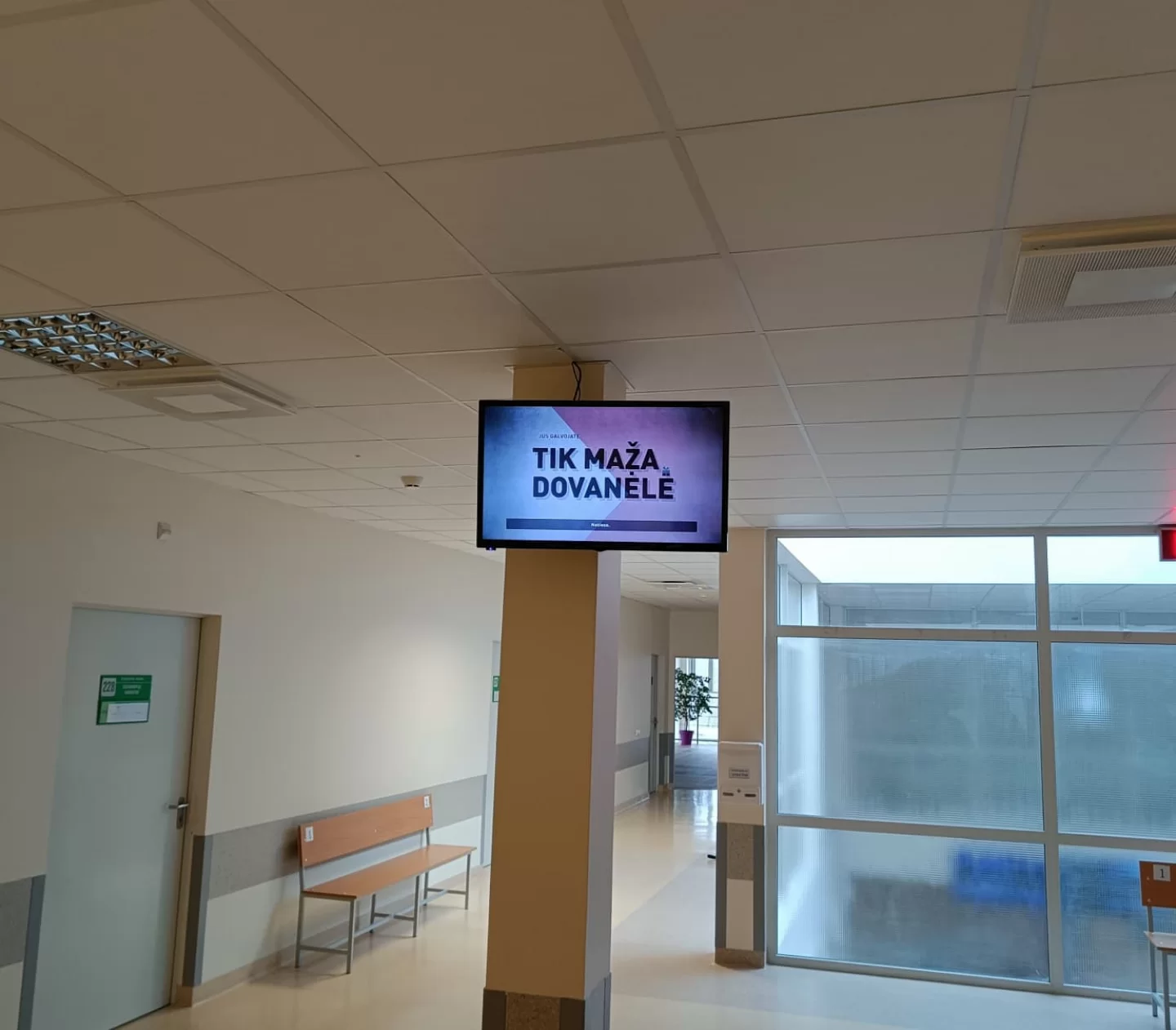 Reklaminiai ekranai VŠĮ Respublikinėje Šiaulių ligoninėje, konsultacijų poliklinikoje