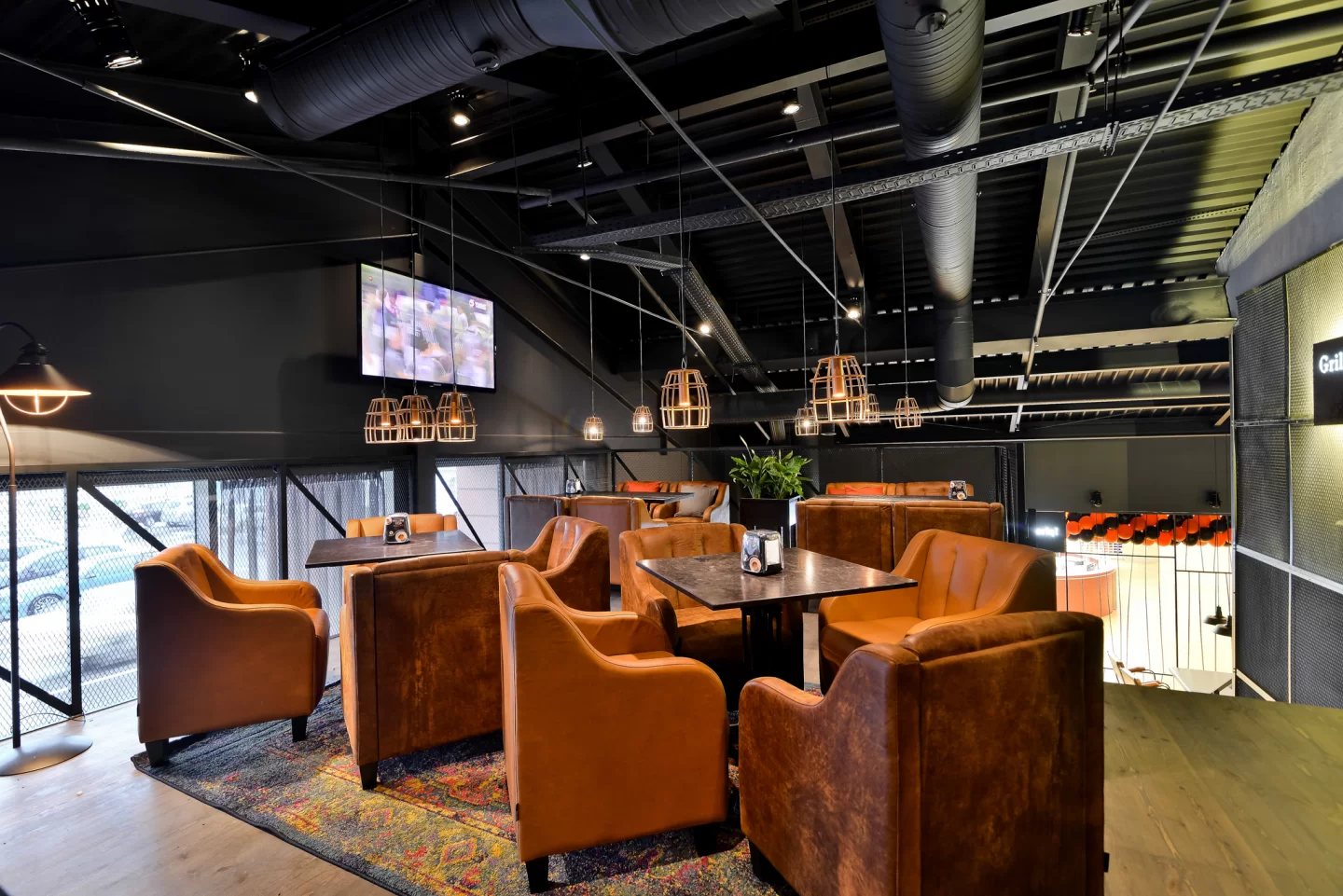 Grill London PC Molas reklaminiai ekranai