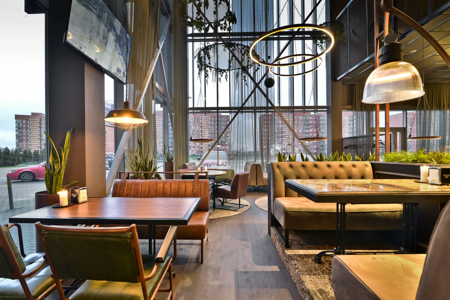 Grill London PC Molas reklaminiai ekranai