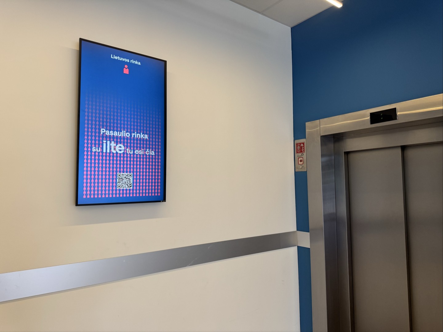 Reklaminis ekranas ONE verslo centre