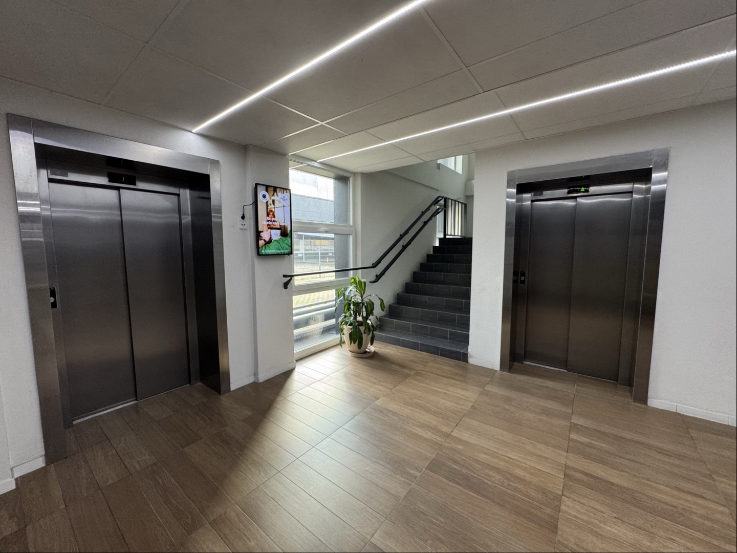 Reklaminis ekranas Highway verslo centre