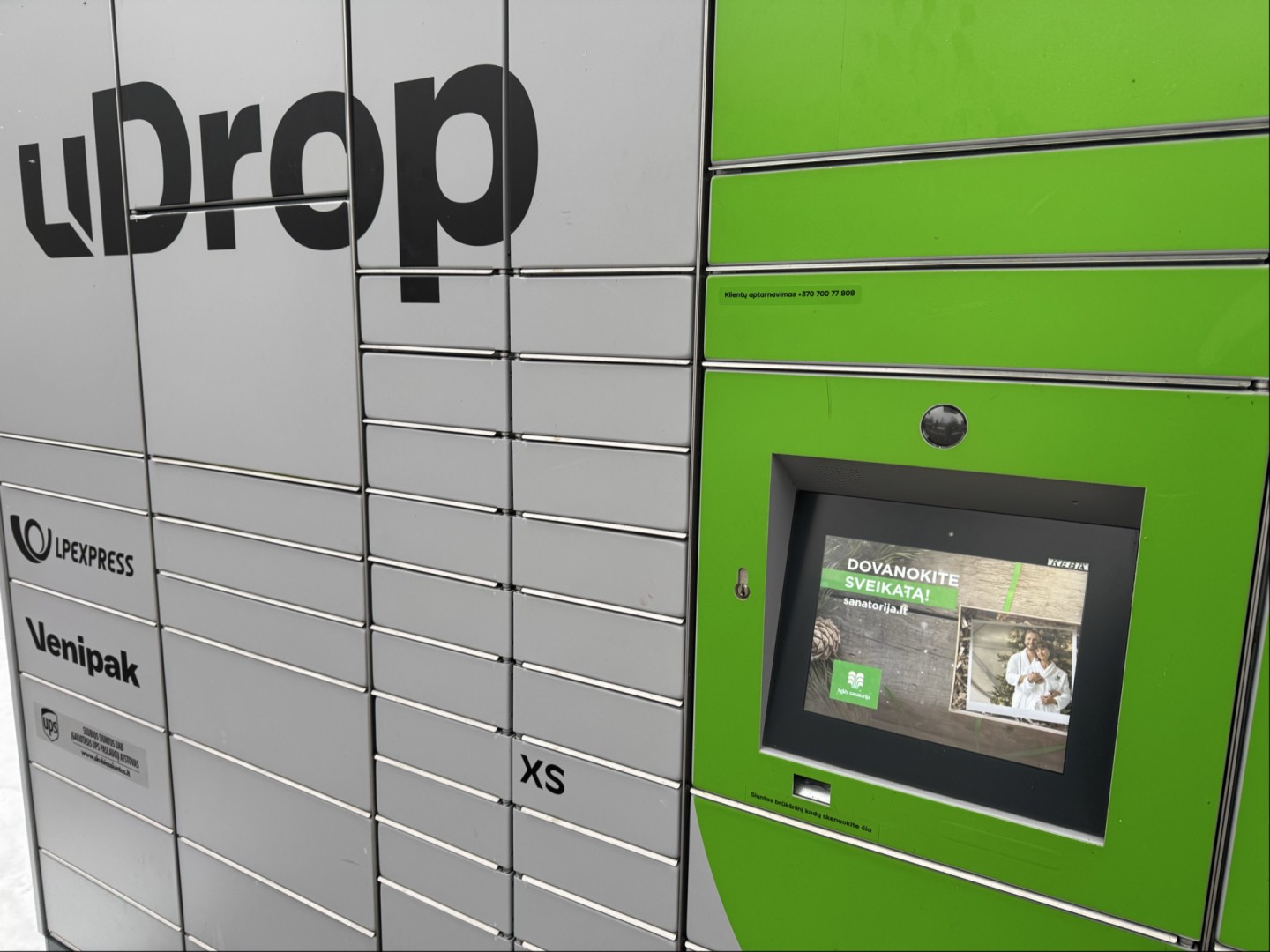 uDrop paštomatų ekranai Lietuvoje