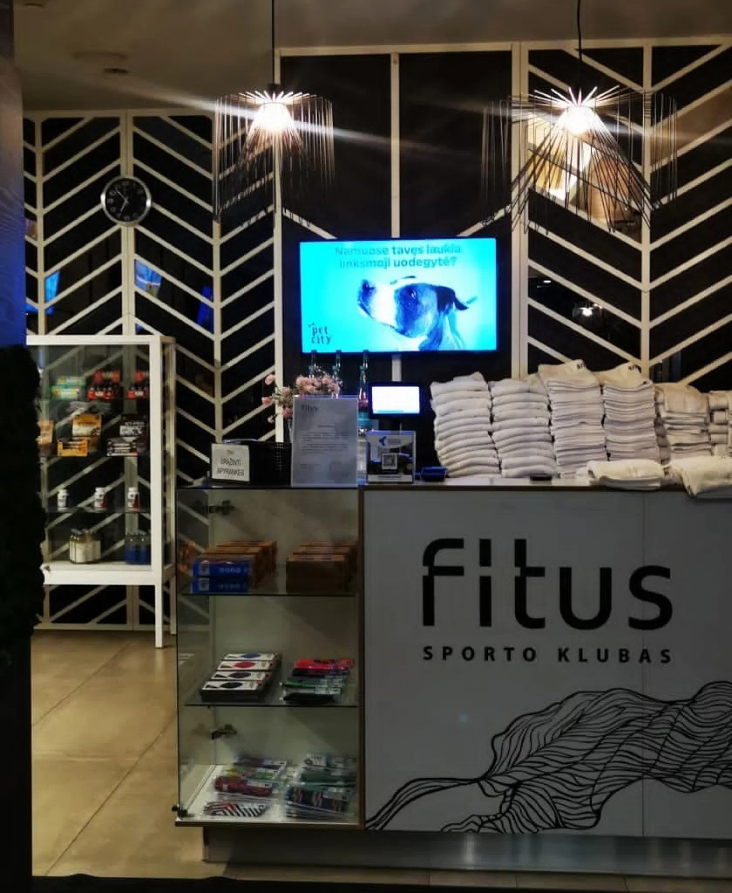 Fitus reklaminiai ekranai