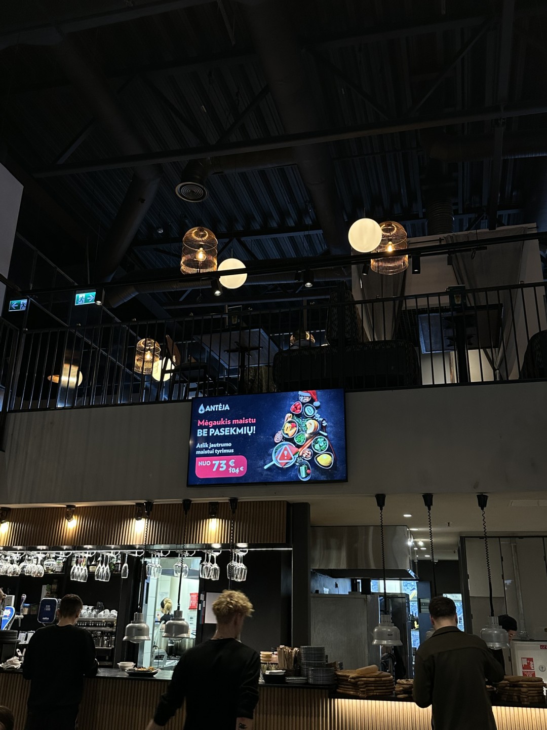 Charlie Pizza PPC Akropolis reklaminiai ekranai