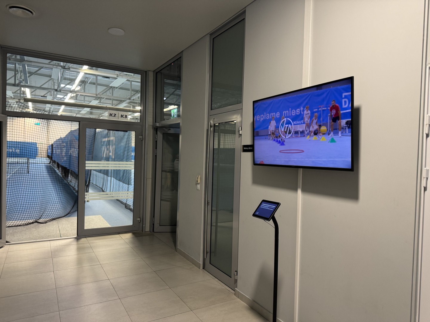 Reklaminių ekranų paketas SEB arenos praėjimuose ir rūbinėse