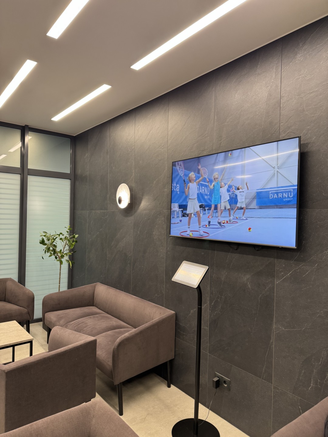 Reklaminių ekranų paketas SEB arenos praėjimuose ir rūbinėse