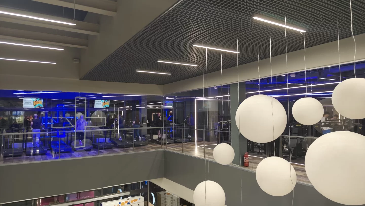 Gym Plius Pupa reklaminiai ekranai