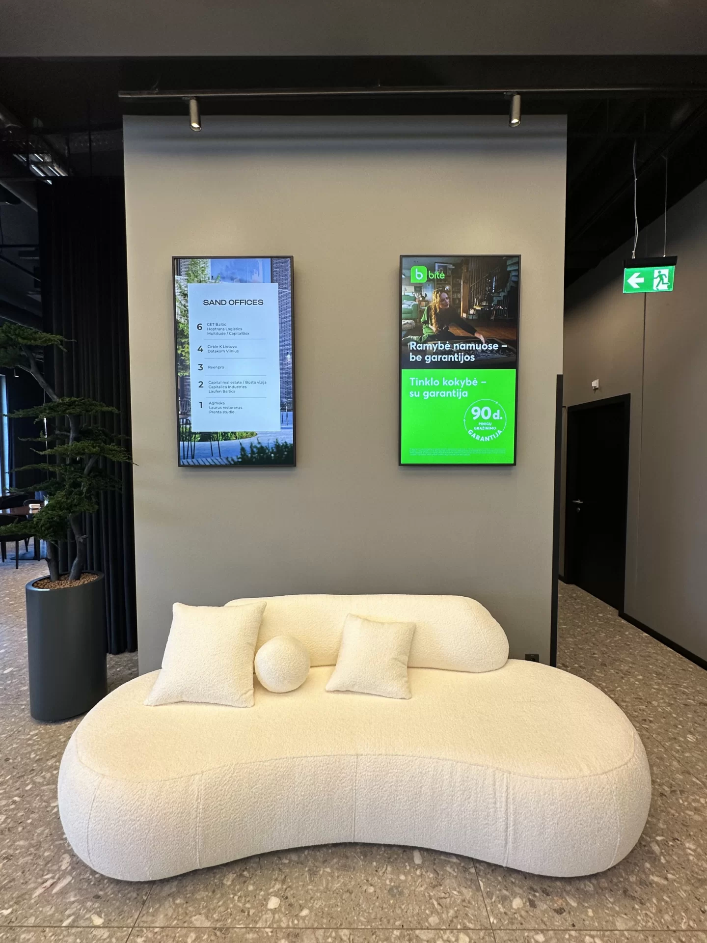 Reklaminis ekranas Sand Offices verslo centre