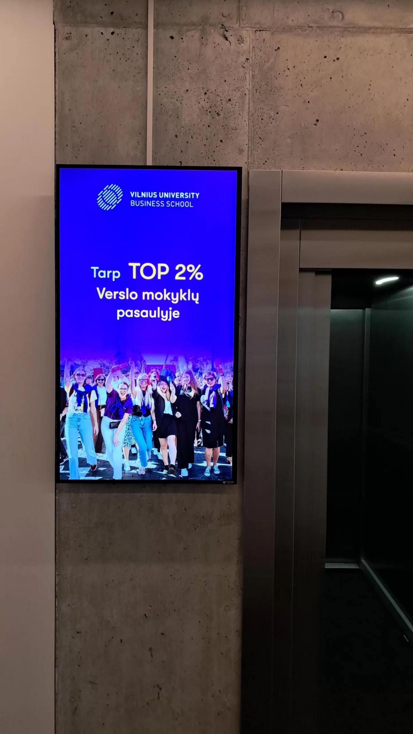 Reklaminiai ekranai Sqveras verslo centre