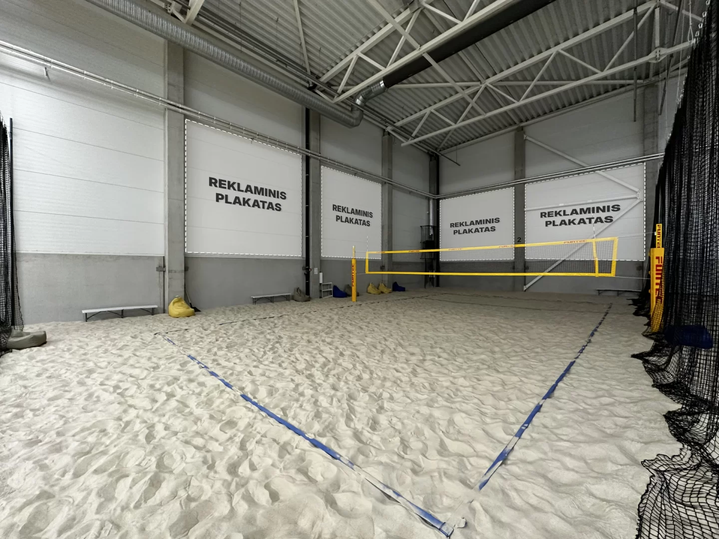 Reklaminiai plakatai VolleyART house 2 aikštelėje