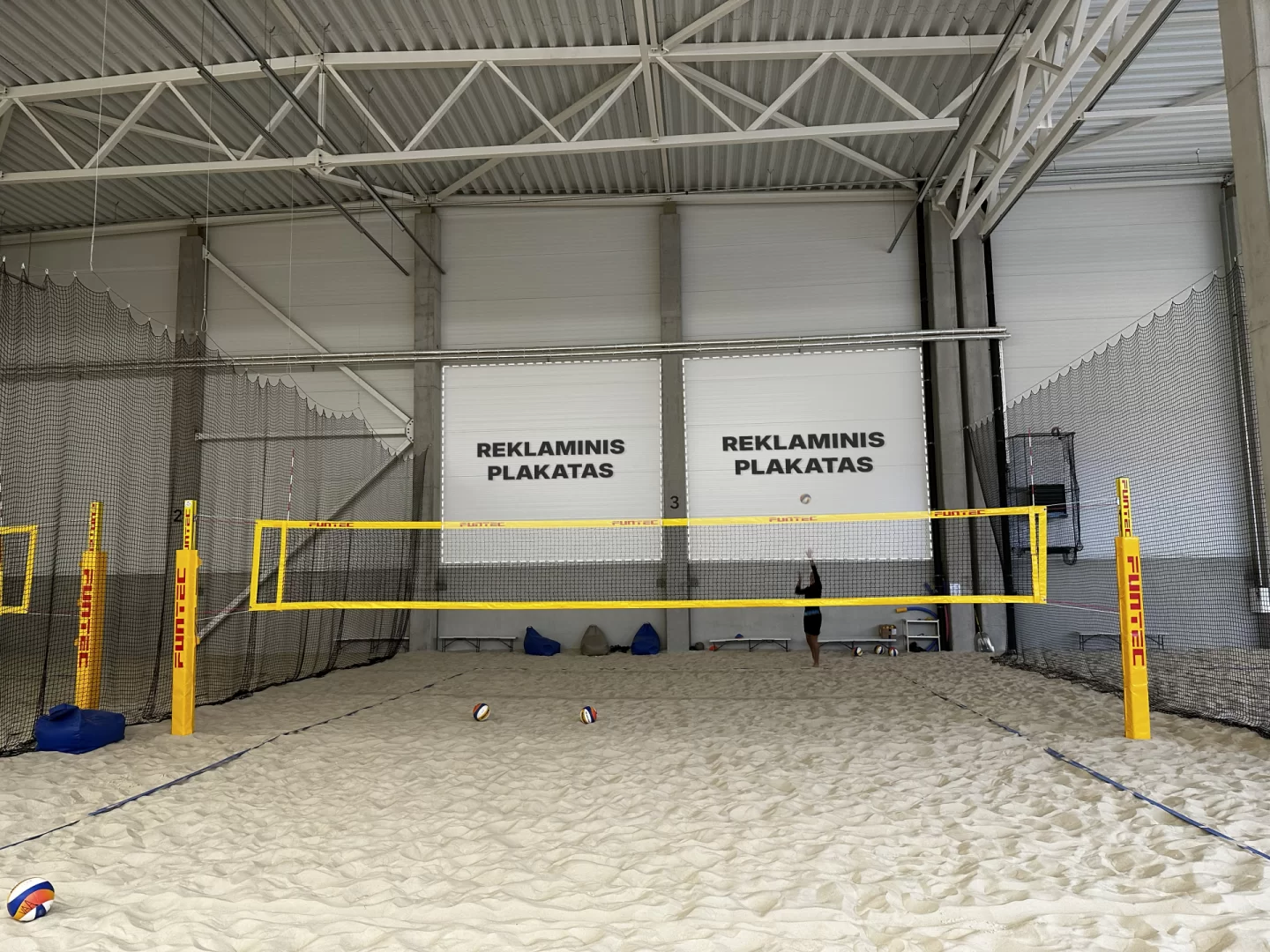 Reklaminiai plakatai VolleyART house 3 aikštelėje