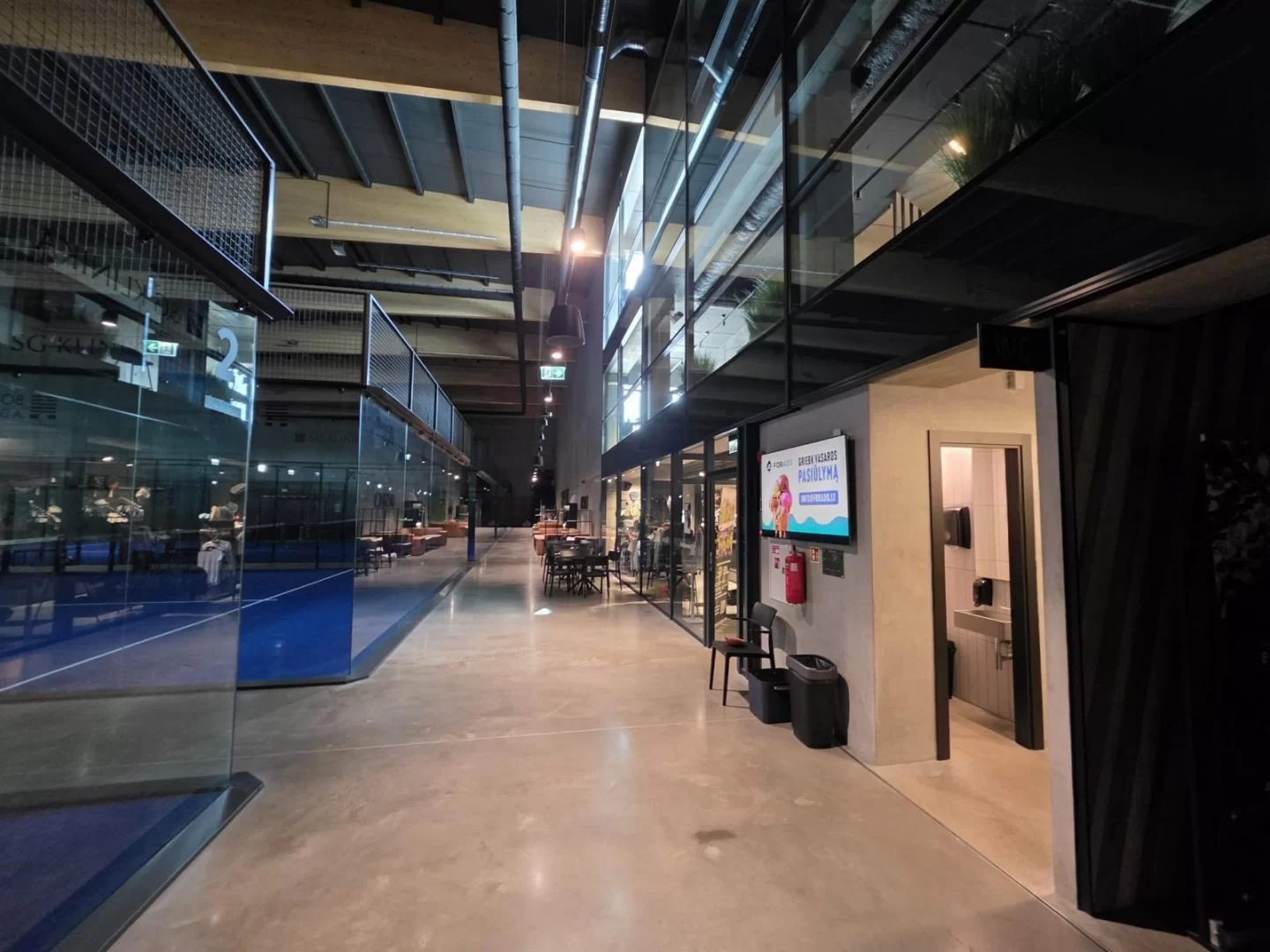 Reklaminiai ekranai Padelio namuose - Slėnio klubas