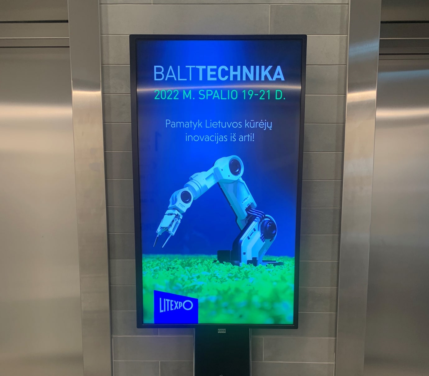 Reklaminiai ekranai Duetto verslo centre