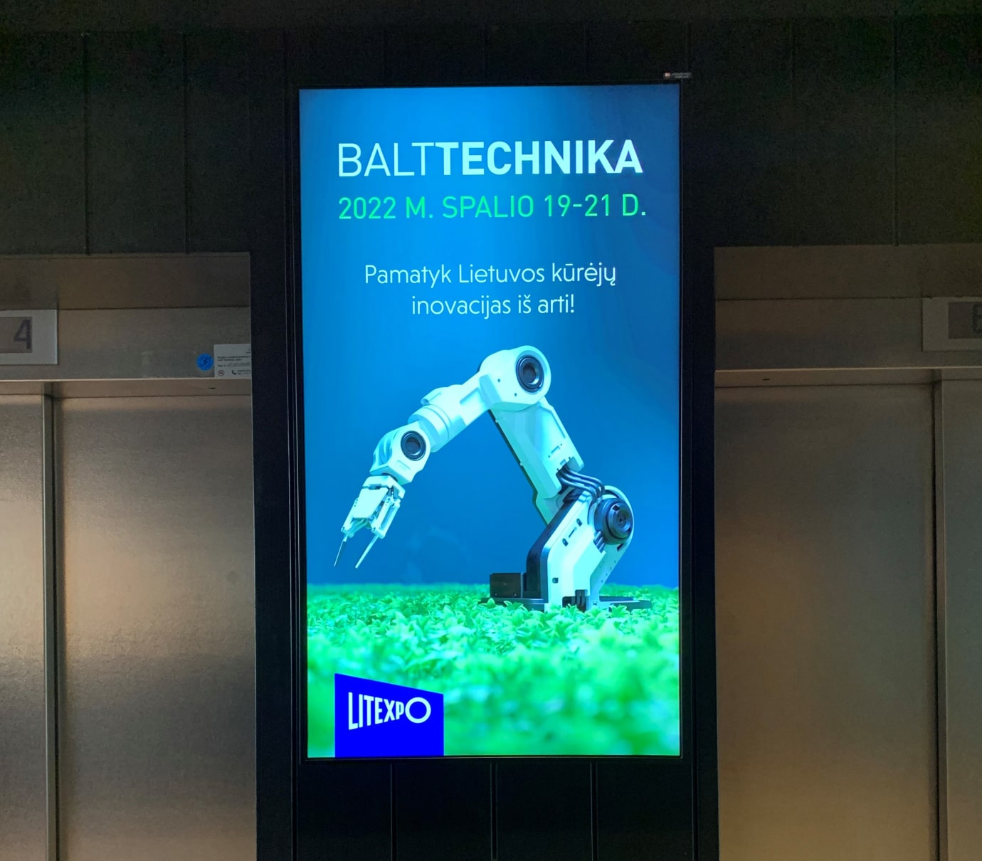 Reklaminis ekranas Oracle (Go40) verslo centre