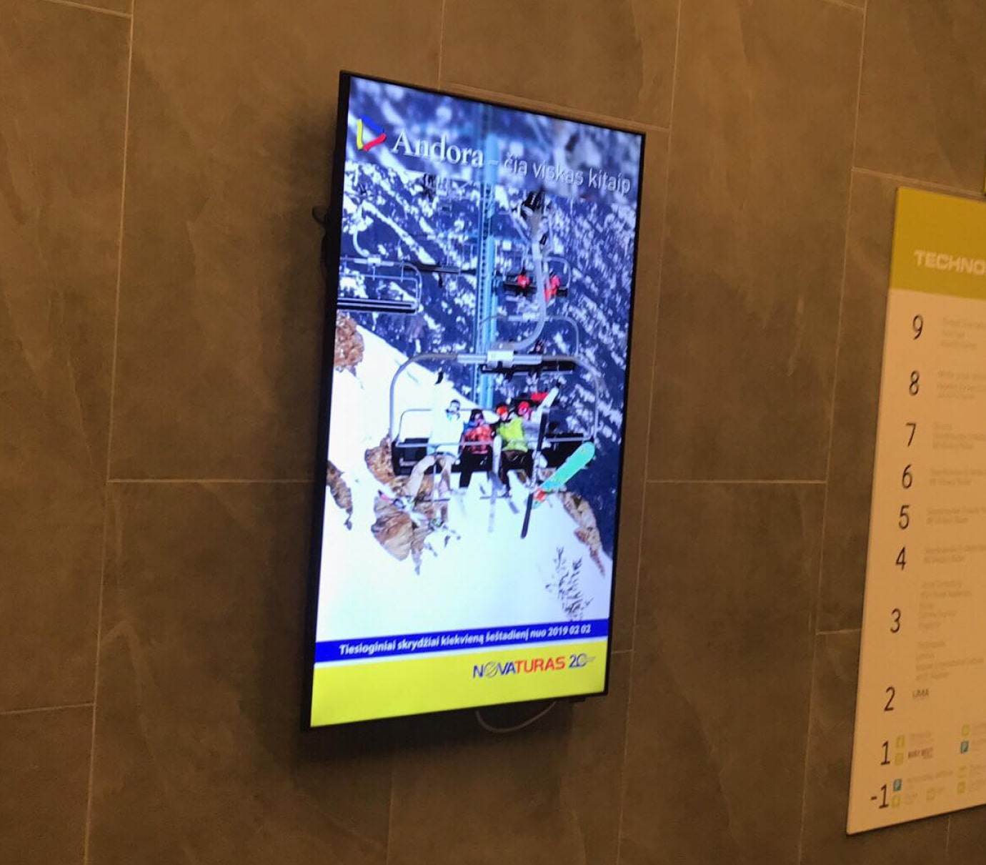 Reklaminis ekranas Delta verslo centre (Simbiocity)