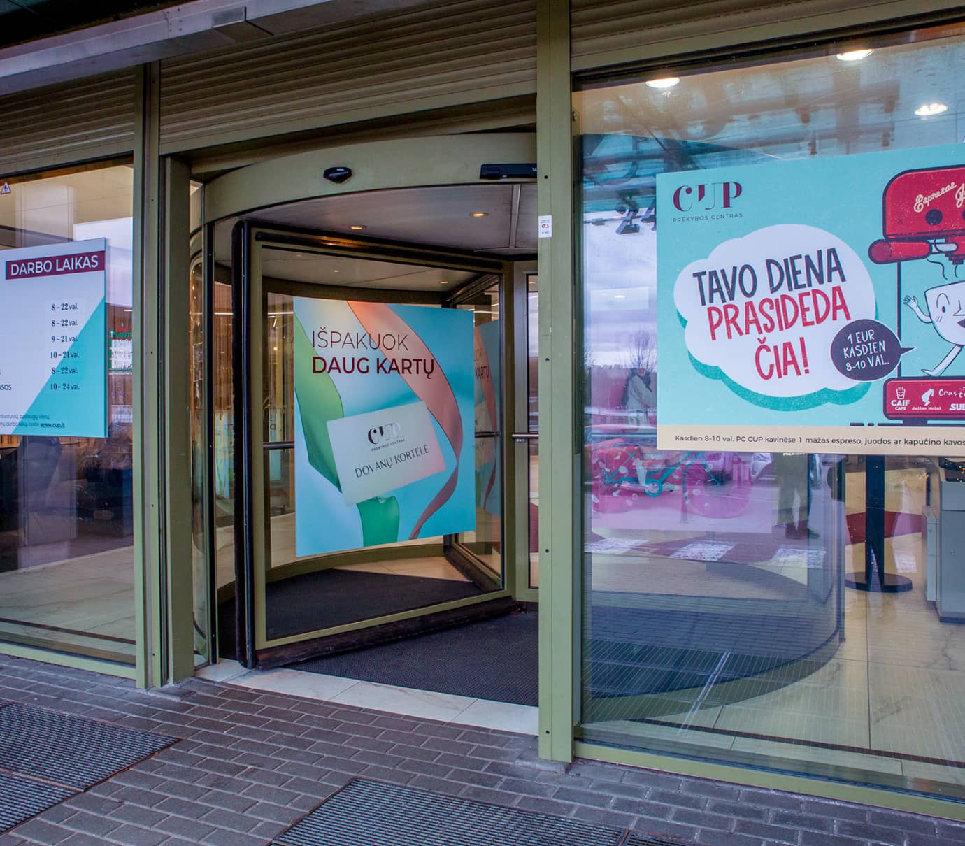 1 aukšto sukamų durų sparnas CENTRINIS ĮJĖJIMAS