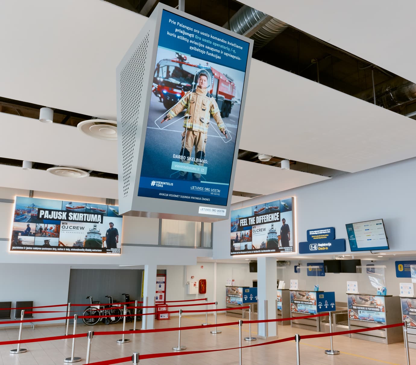 Ekranų komplektas - P-DC-55-01 / P-DC-55-02 (Keleivių registracijos salė)