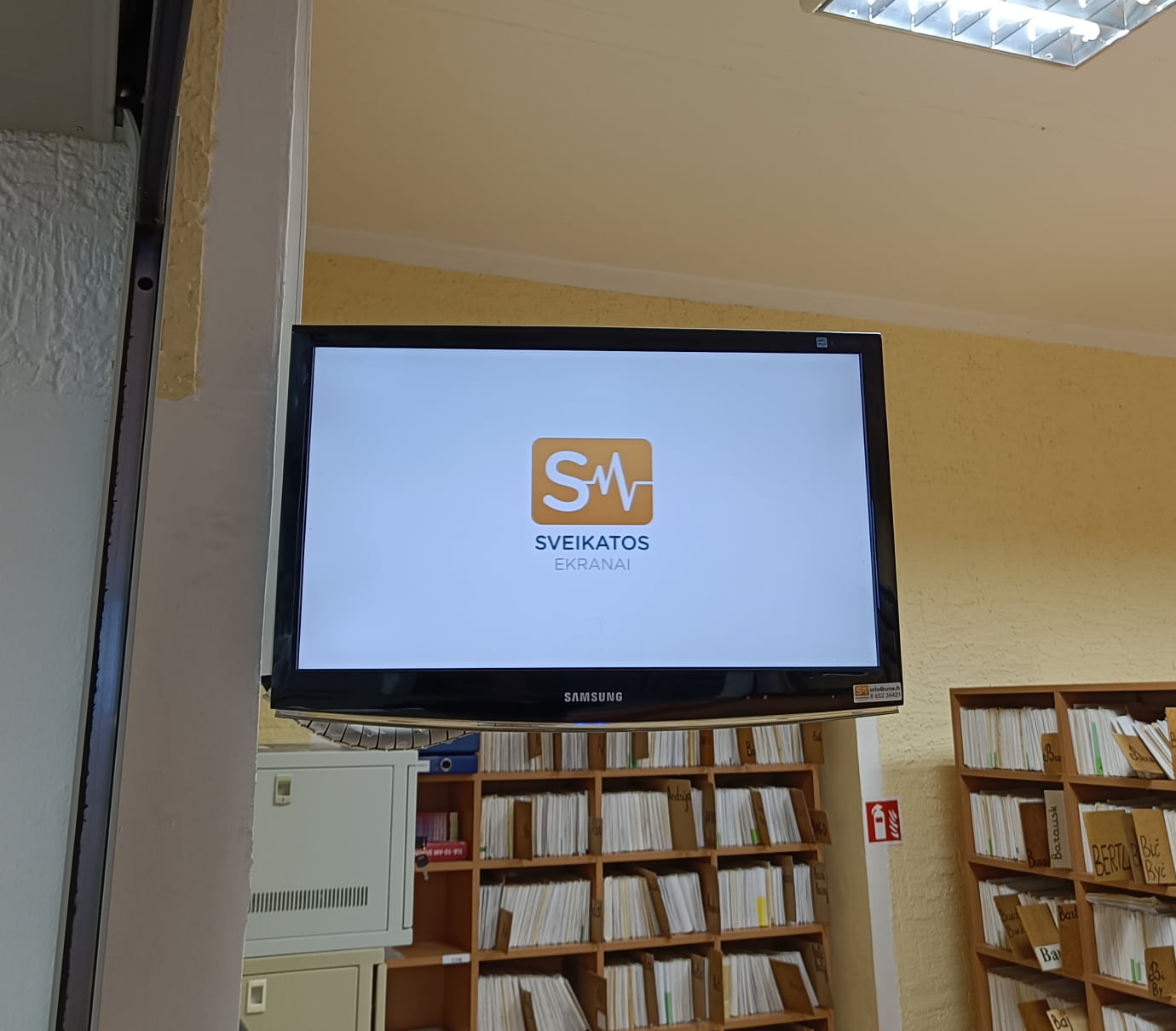 Reklaminiai ekranai VŠĮ Klaipėdos Respublikinėje ligoninėje, konsultacijų poliklinikoje