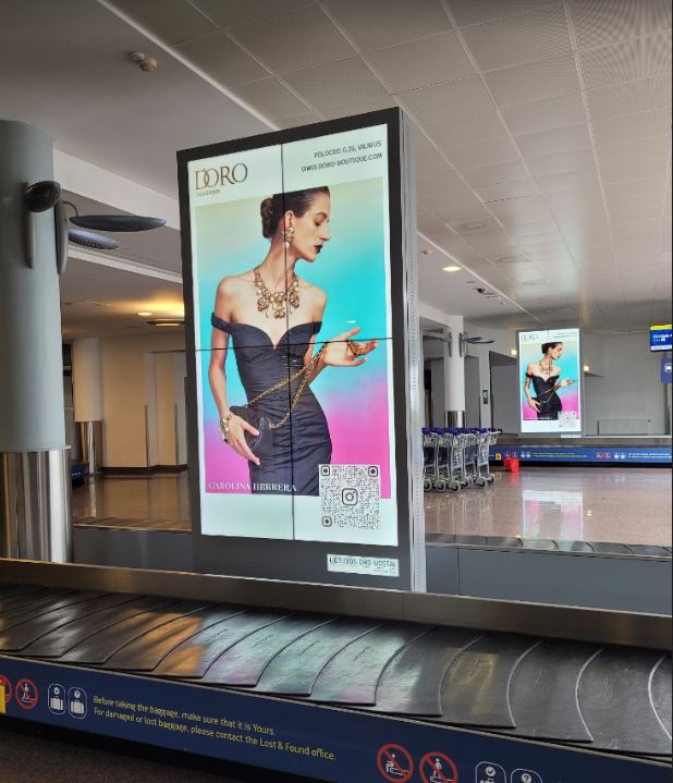 Video ekranų komplektas V-DF-VW-05; V-DF-VW-06; V-DF-VW-07; V-DF-VW-08 (Bagažo skyrius, prie 4 ir 5 bagažo takelio)