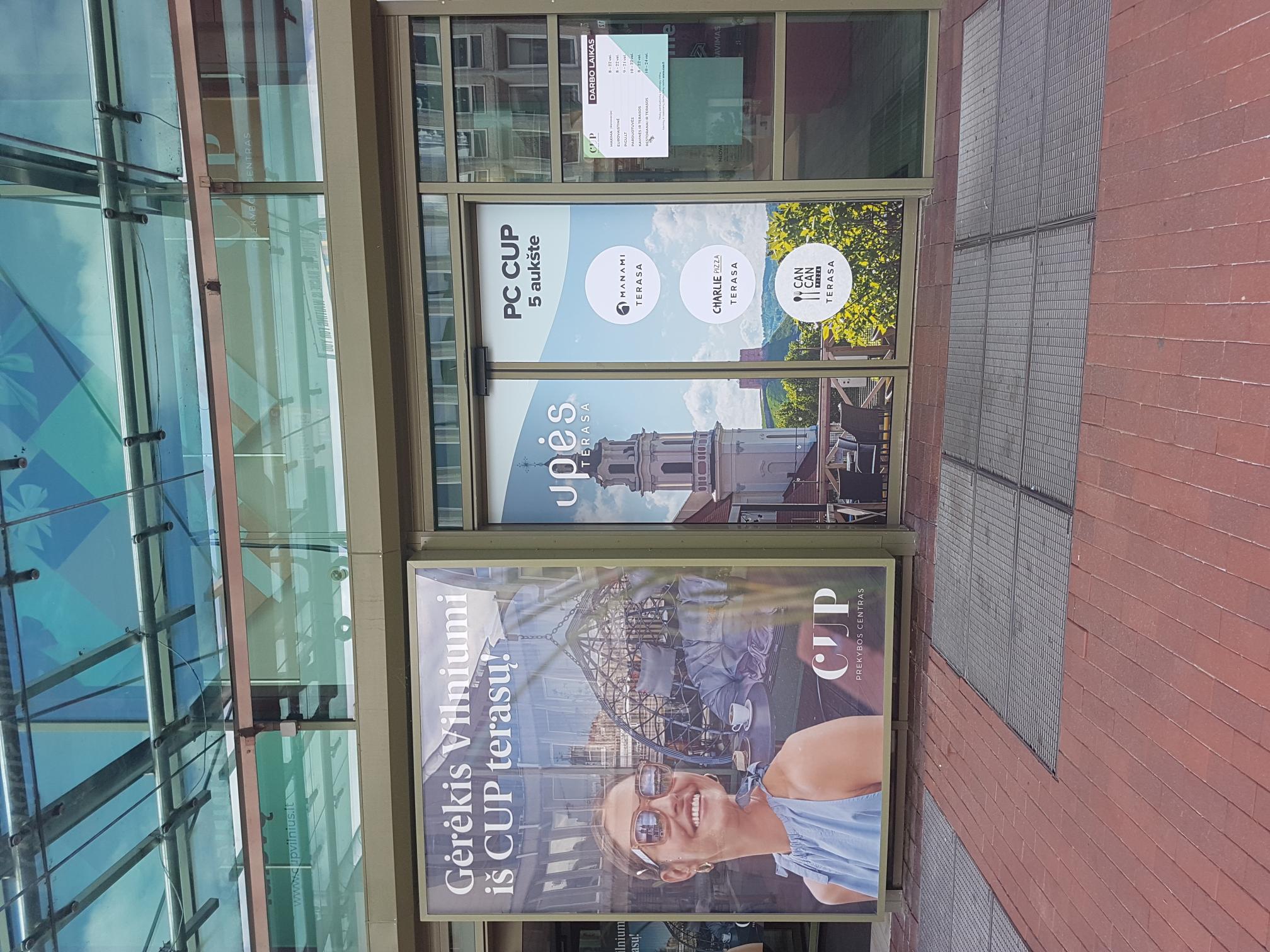 3 aukšto slankiojančios durys KONSTITUCIJOS PR.