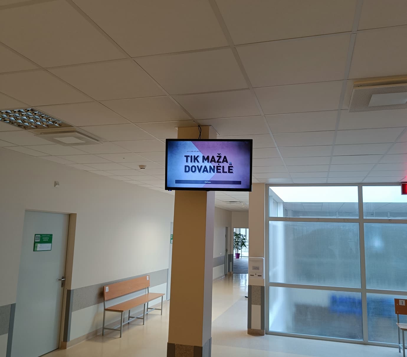 Reklaminiai ekranai VŠĮ Respublikinėje Šiaulių ligoninėje, konsultacijų poliklinikoje