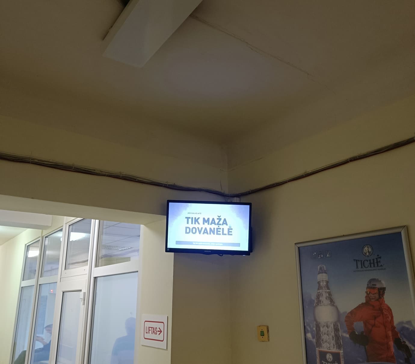 Reklaminiai ekranai VŠĮ Respublikinėje Šiaulių ligoninėje, konsultacijų poliklinikoje