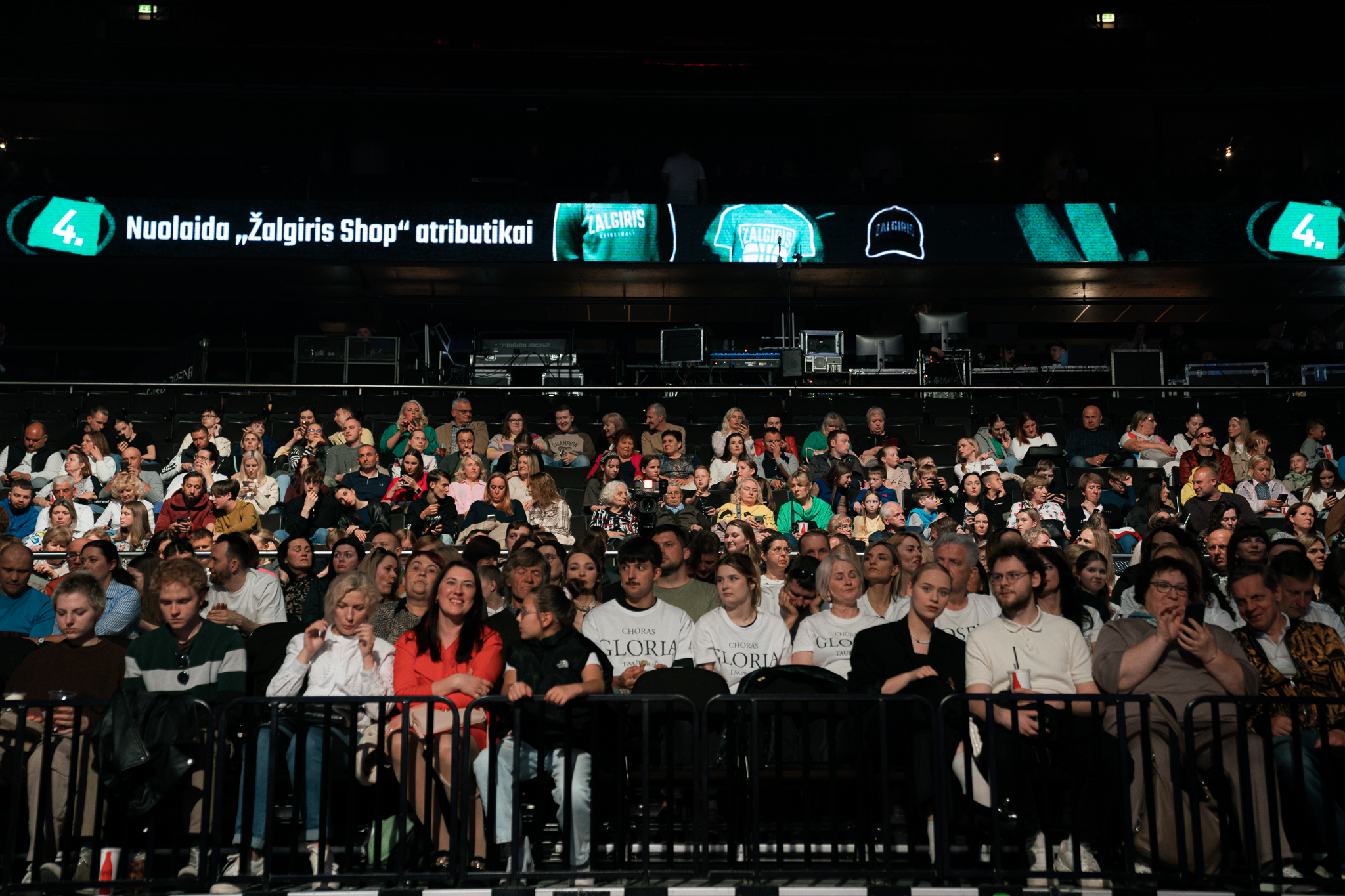 Reklaminė LED juosta po ložėmis