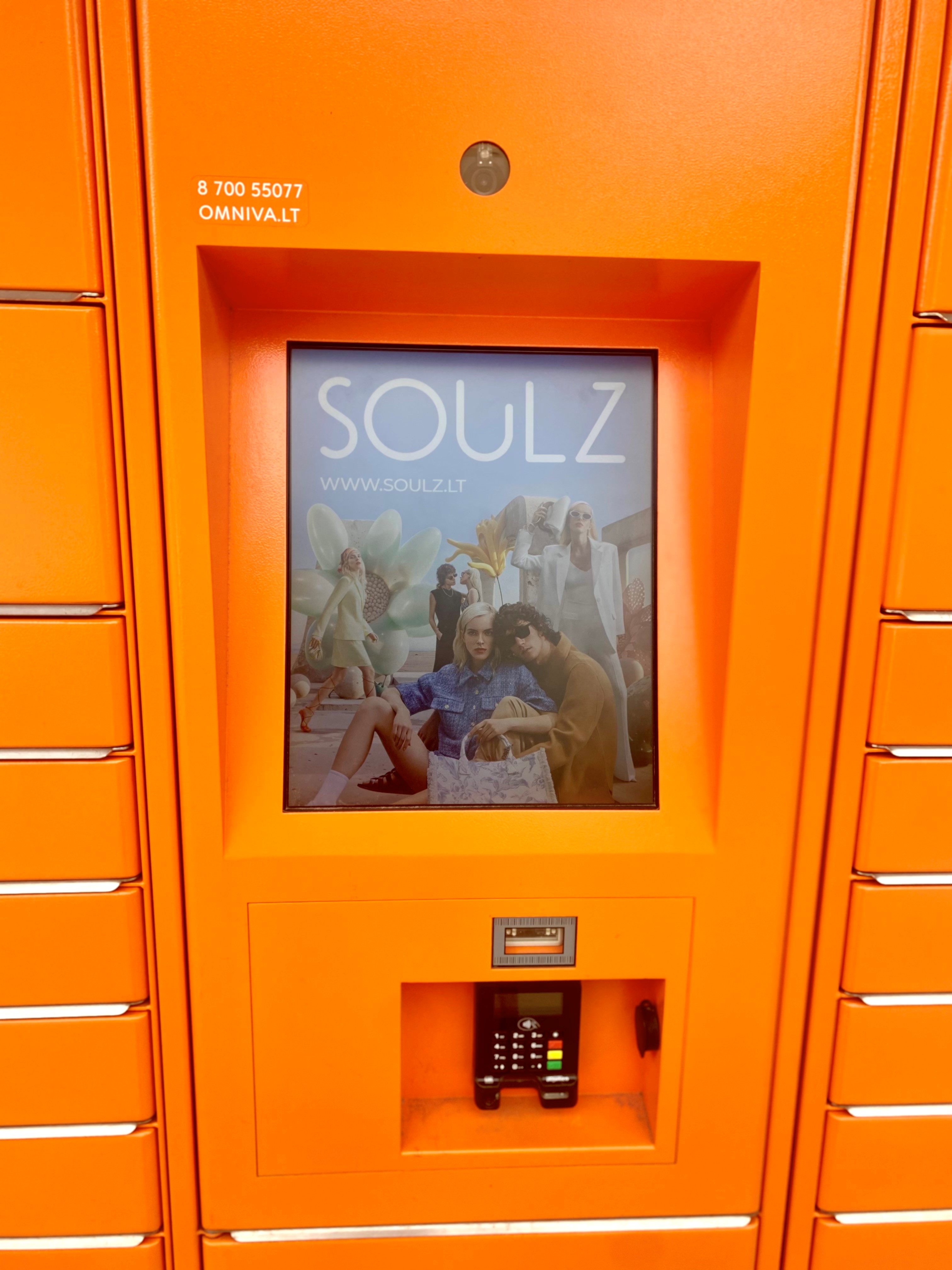 Omniva paštomatų ekranai Lietuvoje