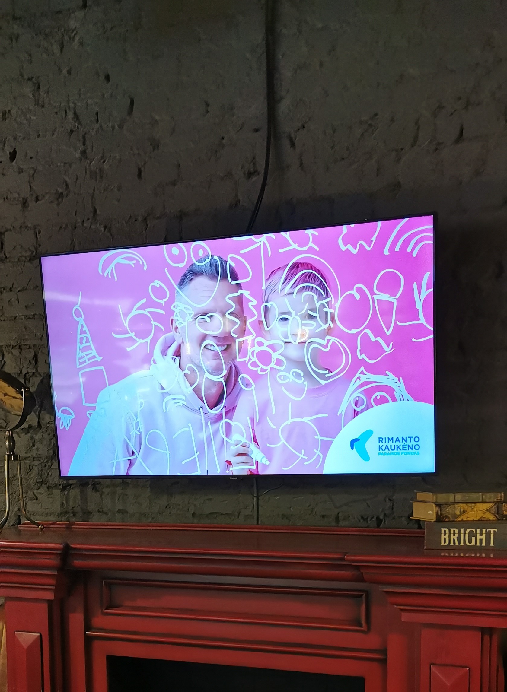 Grill London Senamiestis (Vilniaus g.) reklaminiai ekranai