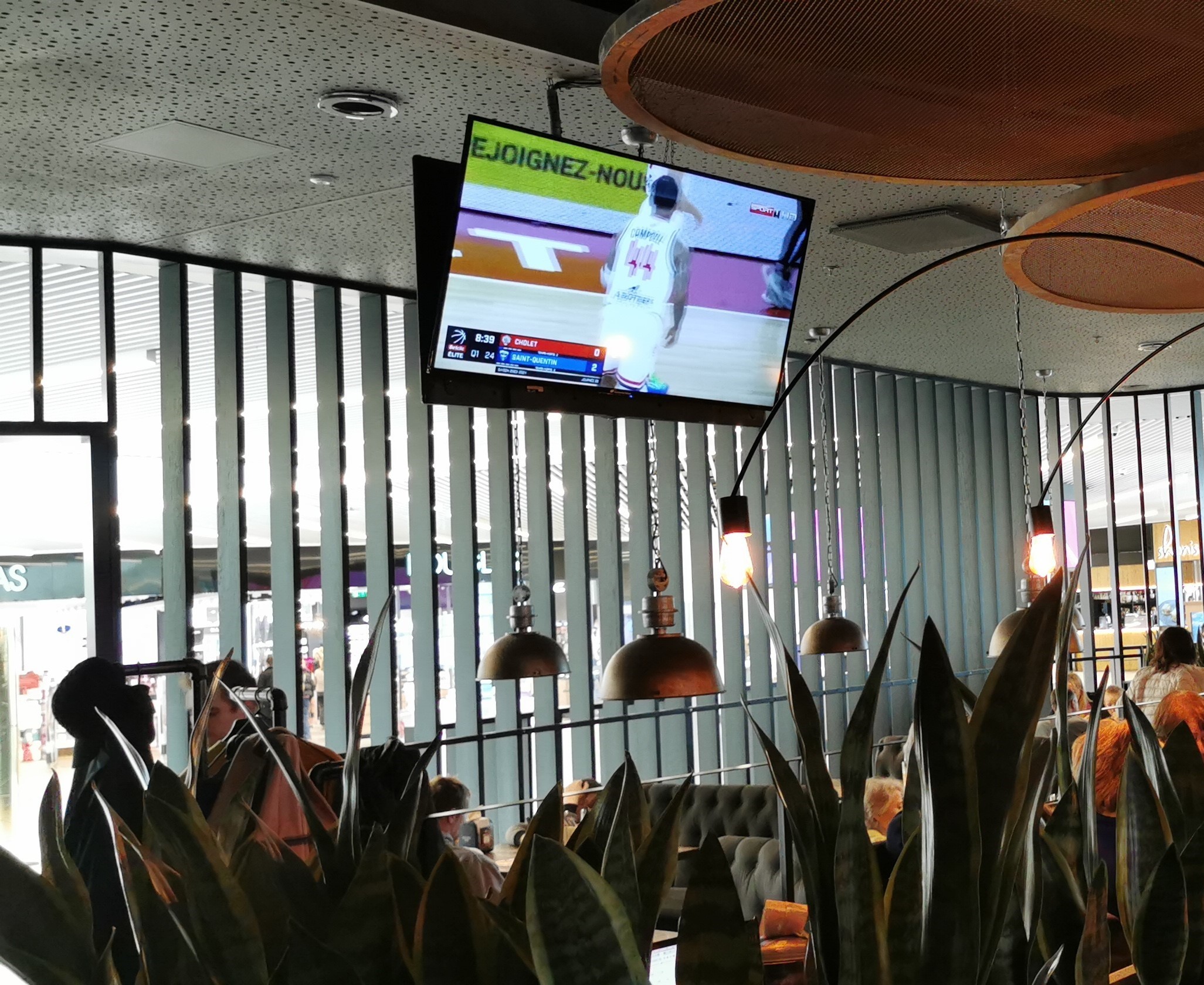 Grill London PLC Panorama reklaminiai ekranai