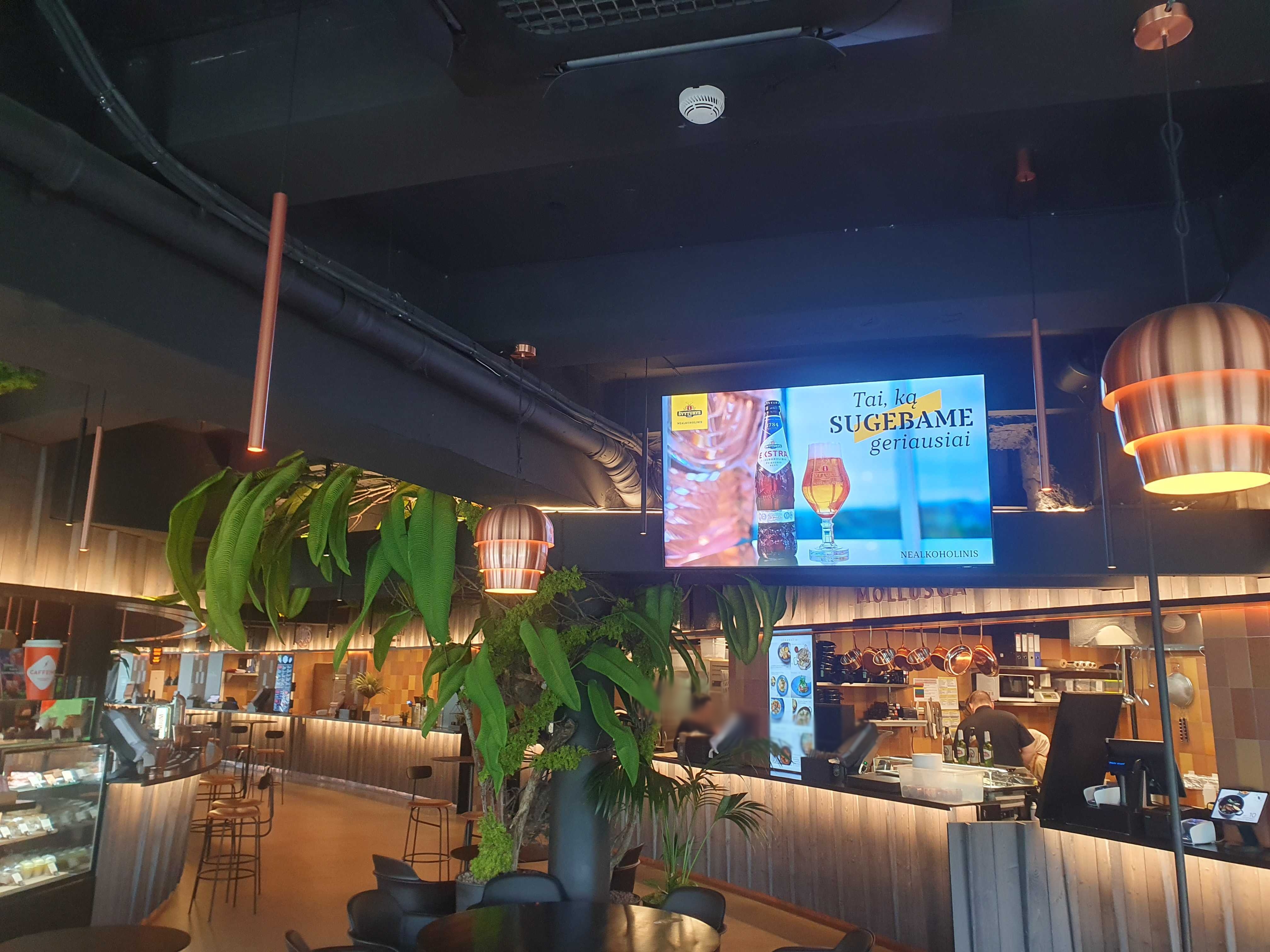 Baltas tiltas Food Hall - Upės g. 6