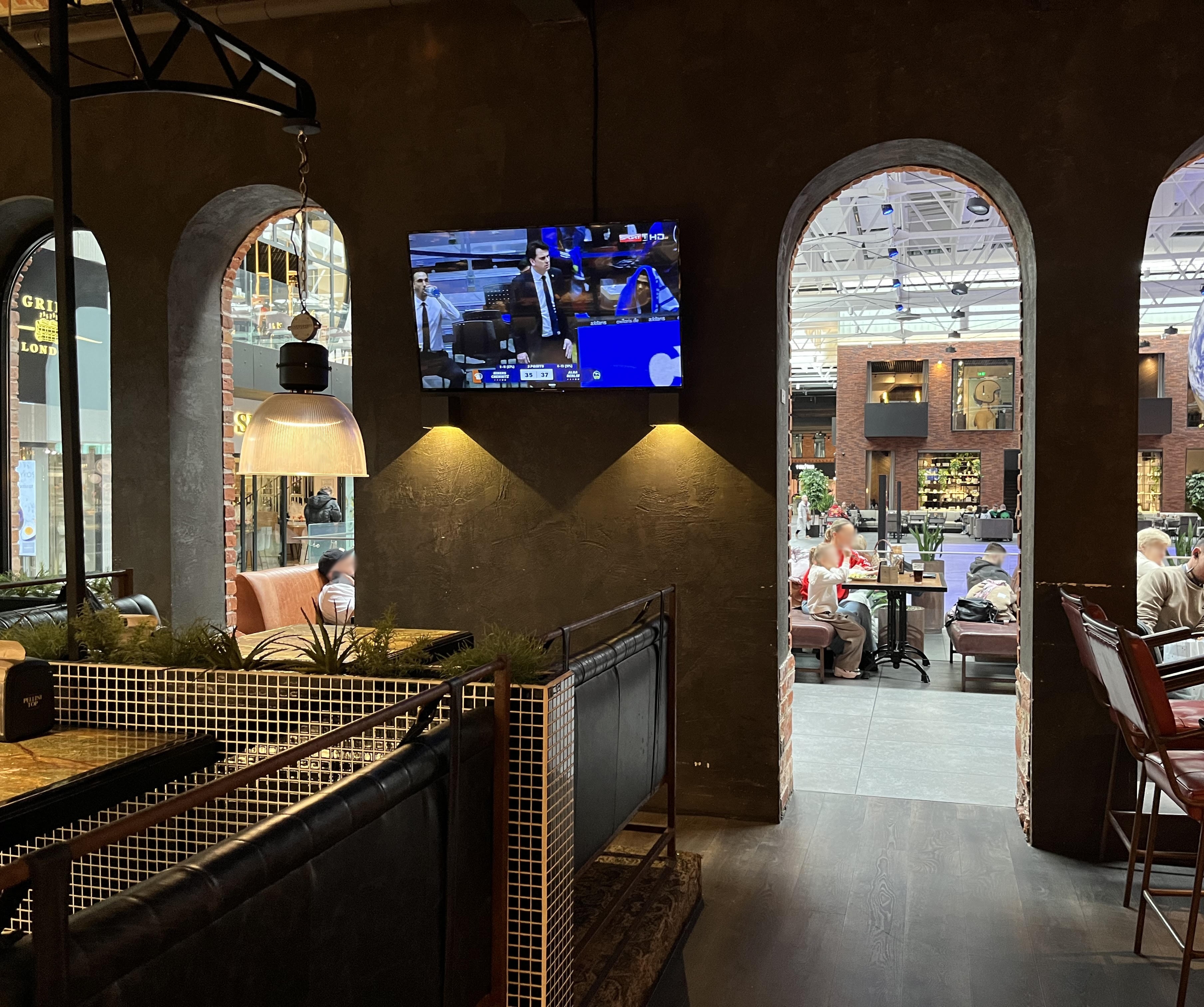 Grill London PPC Akropolis reklaminiai ekranai