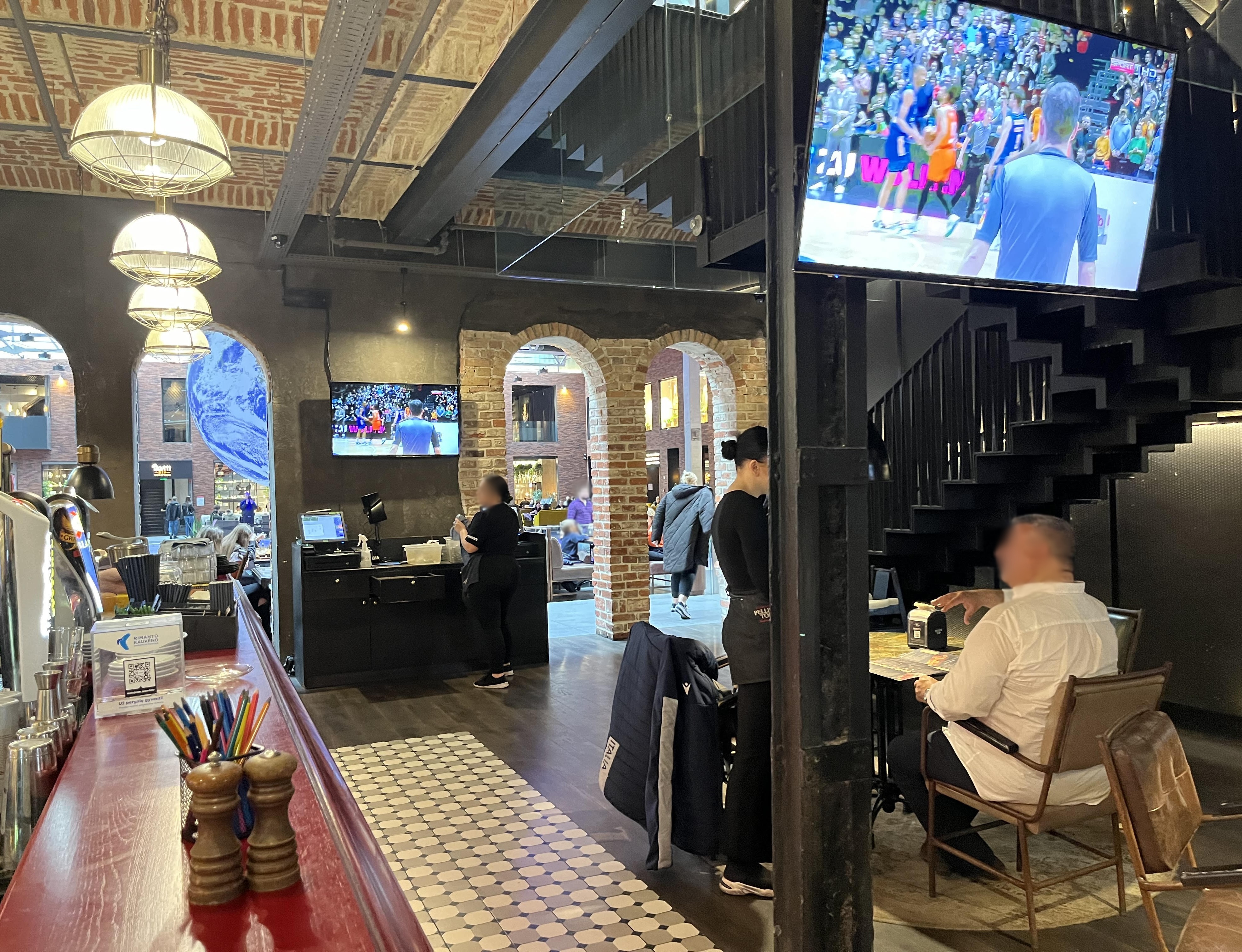 Grill London PPC Akropolis reklaminiai ekranai