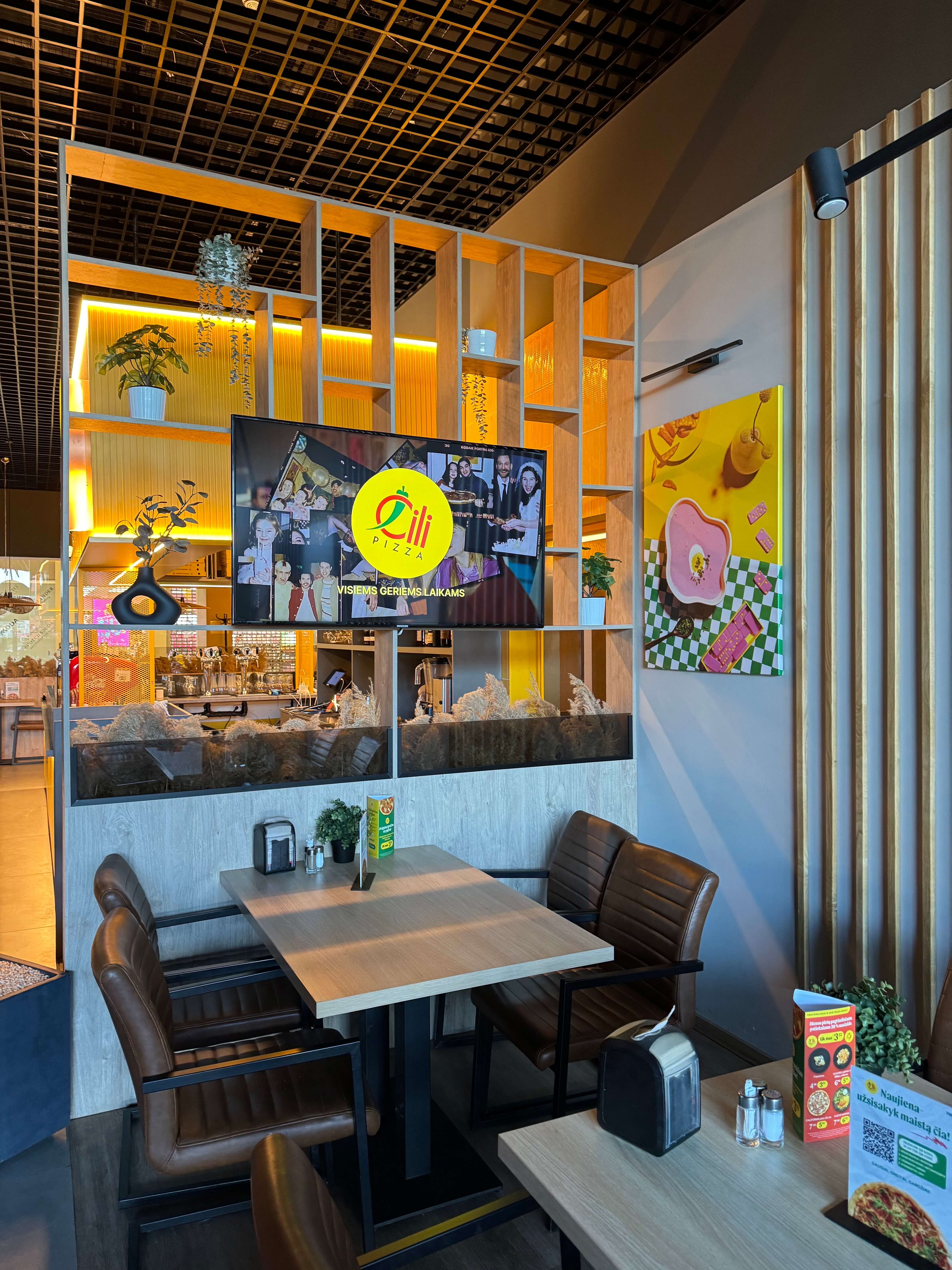 Čili Pizza Vėtrungė reklaminiai ekranai