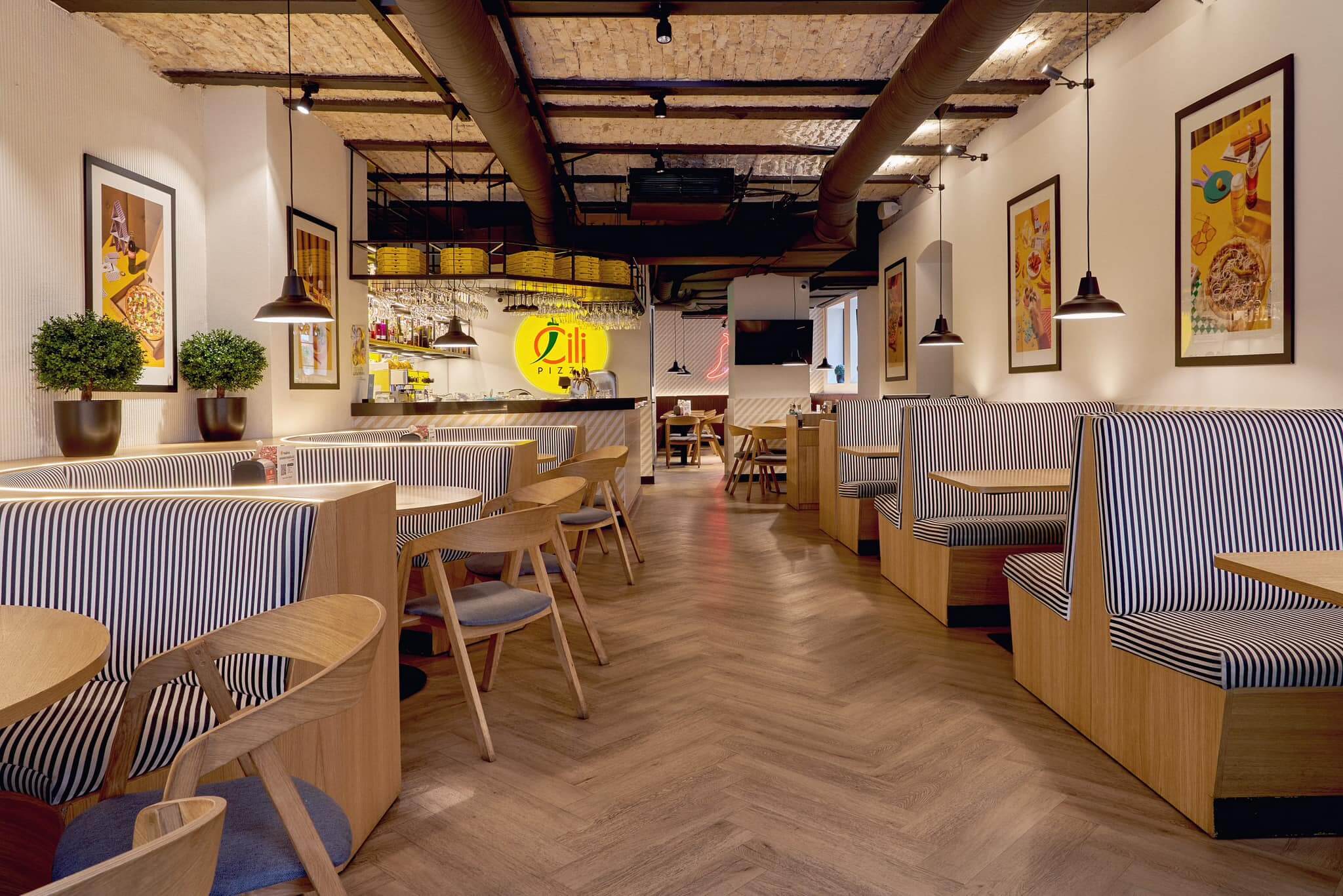 Čili Pizza Didžioji g. 7 reklaminiai ekranai