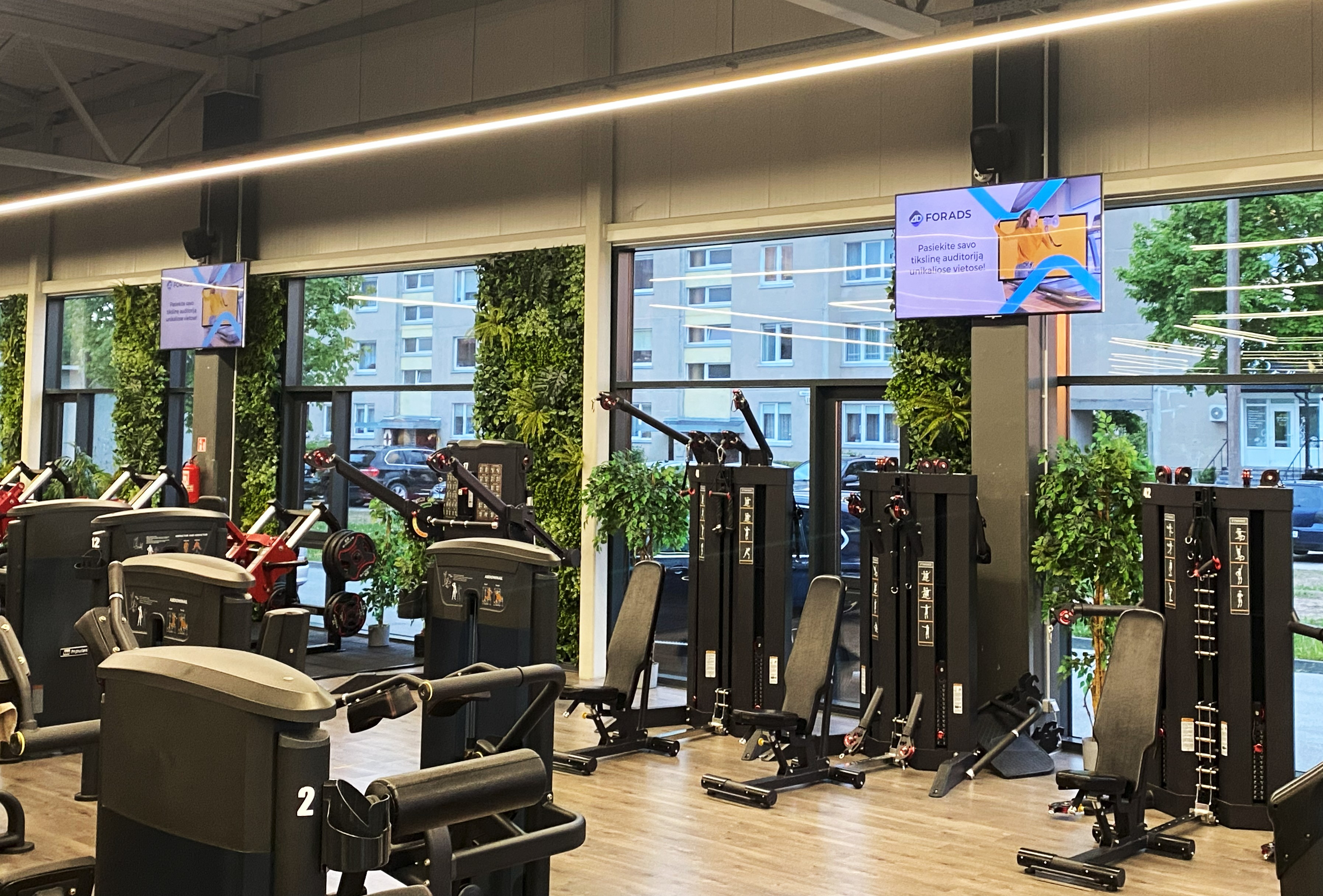 Gym Plius Mažeikiai reklaminiai ekranai