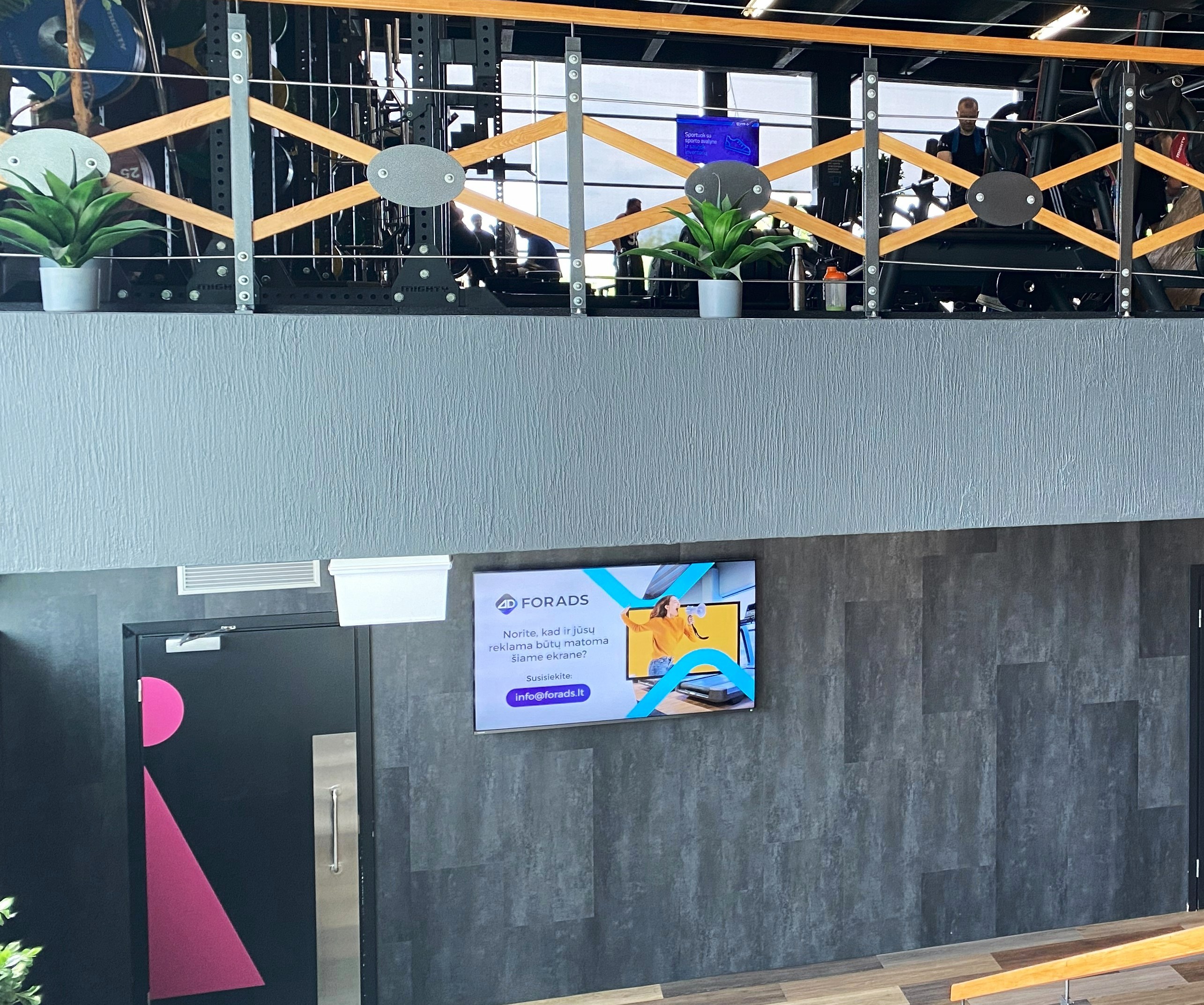 Gym Plius Šiauliai reklaminiai ekranai