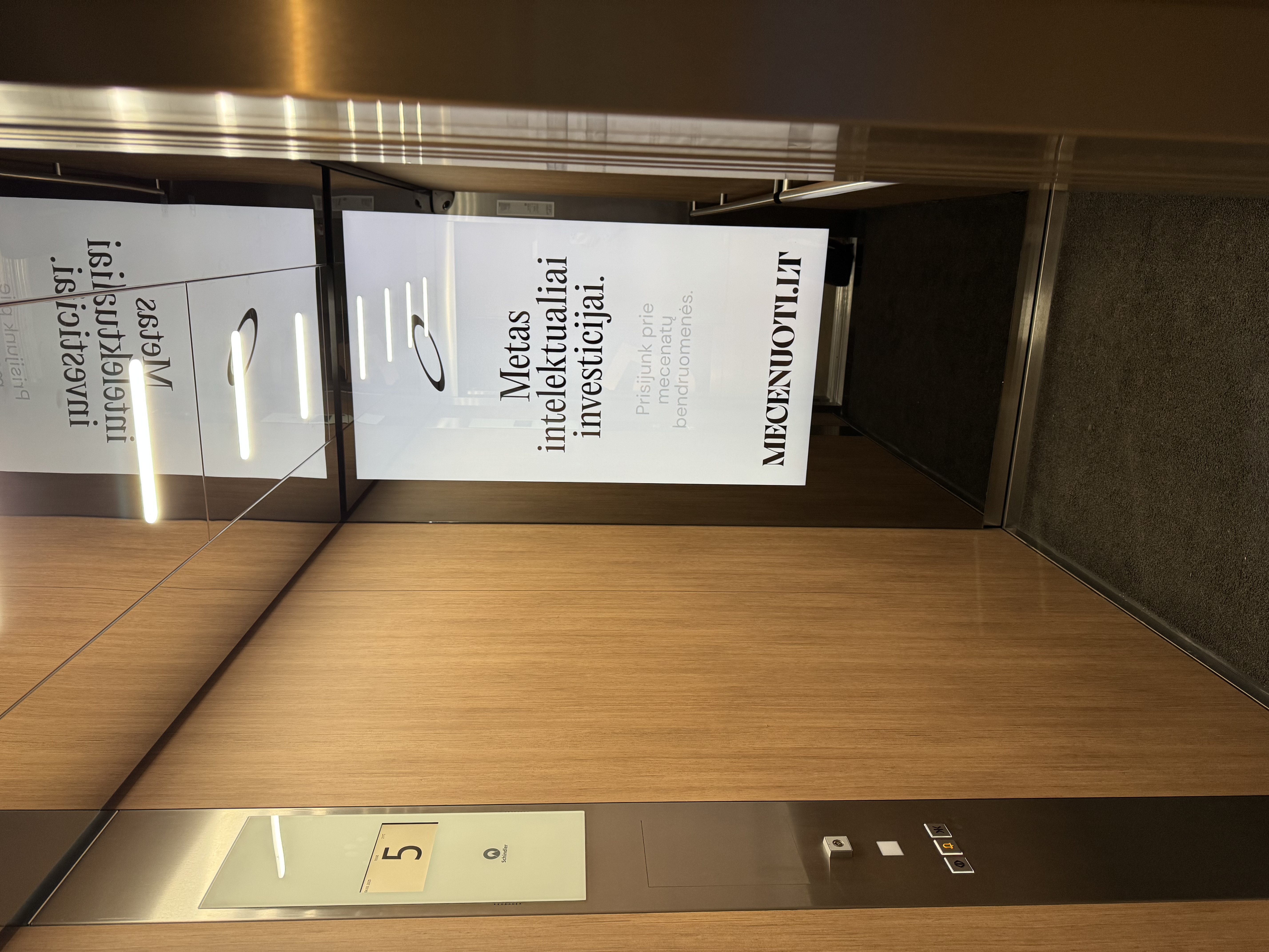 Reklaminis ekranas Vertas verslo centre