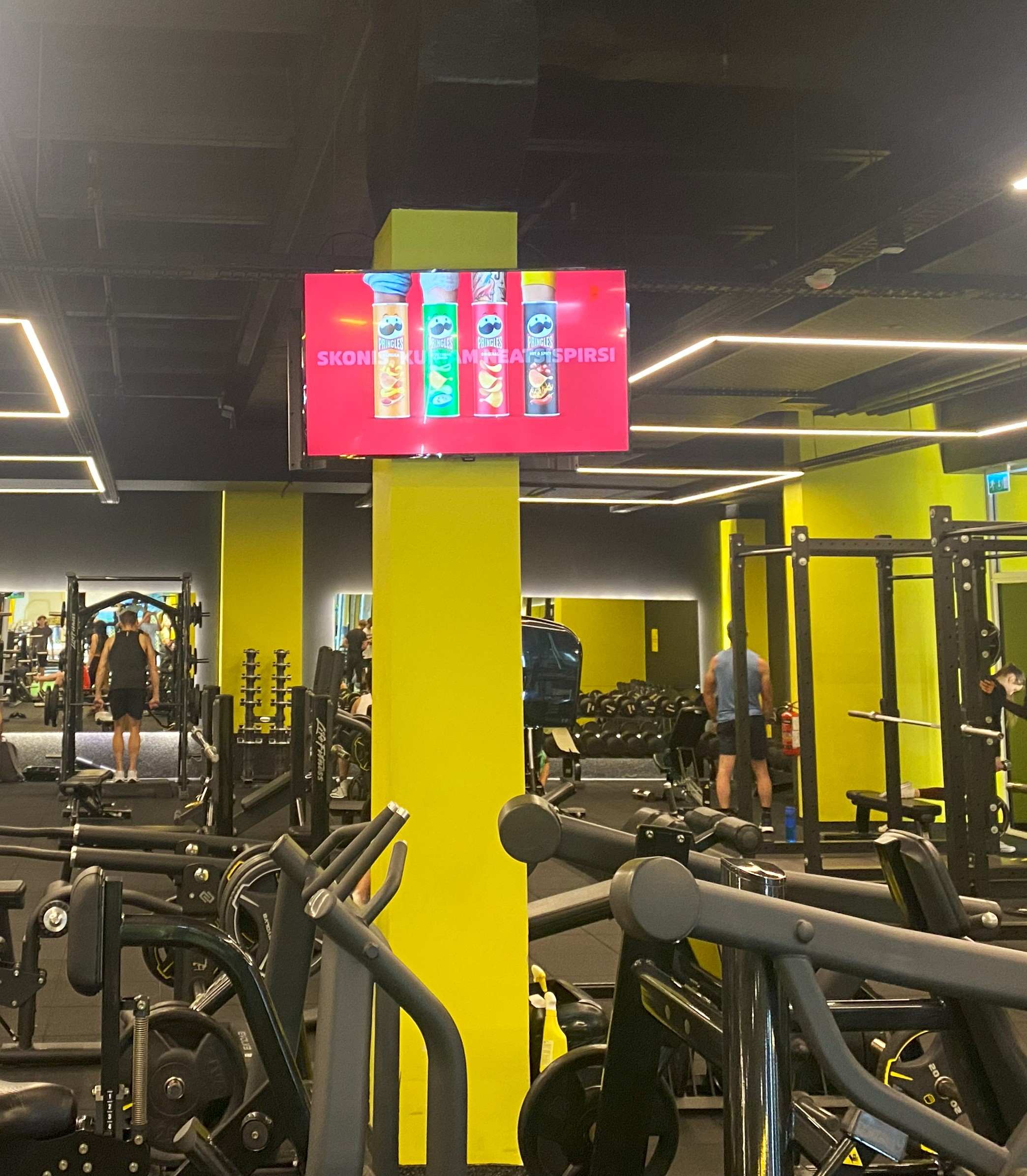 LV Lemon Gym Purvciems reklaminiai ekranai