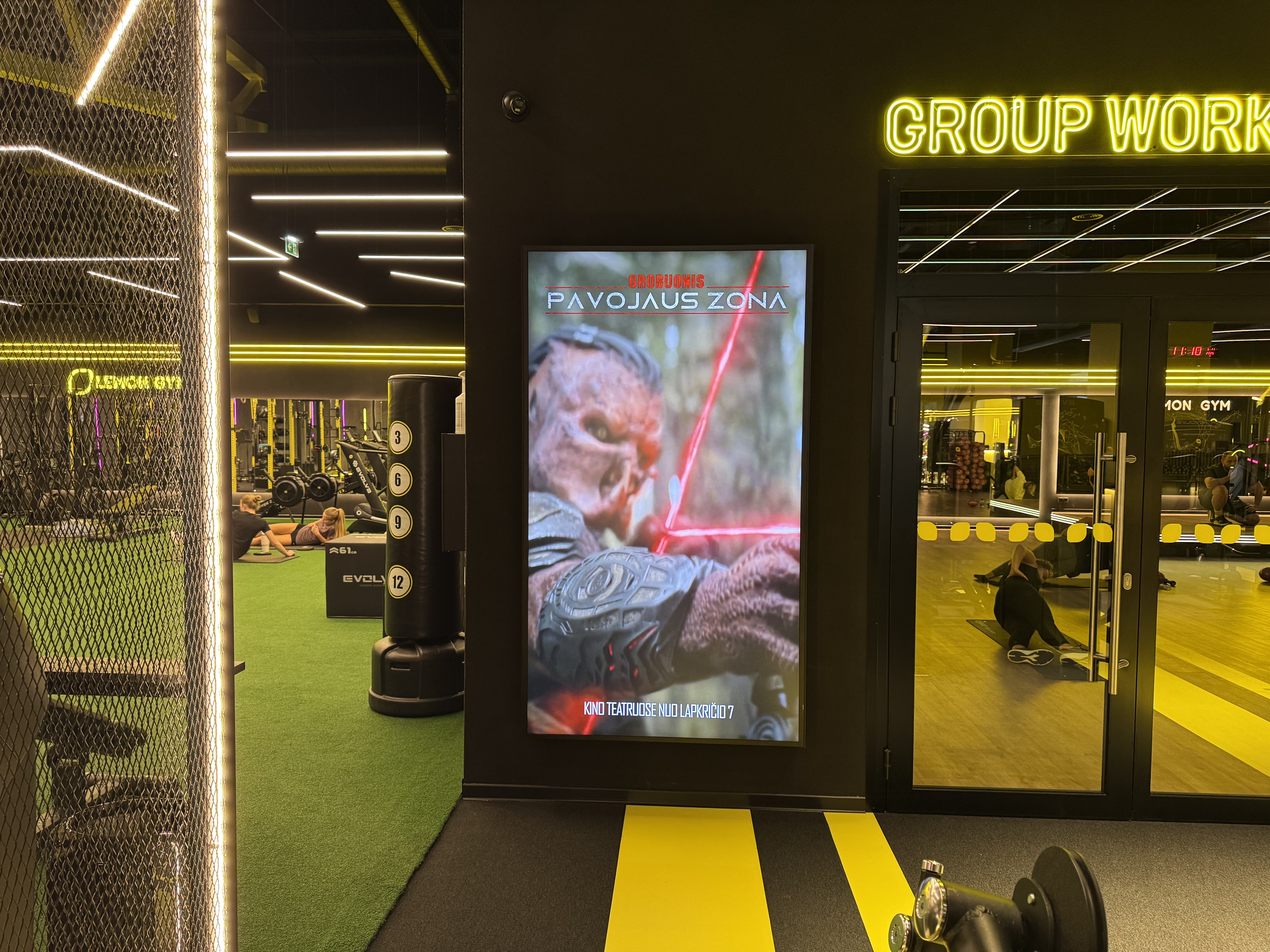 Lemon Gym Akropolis Šiauliai reklaminiai ekranai (yra ir vertikalus)
