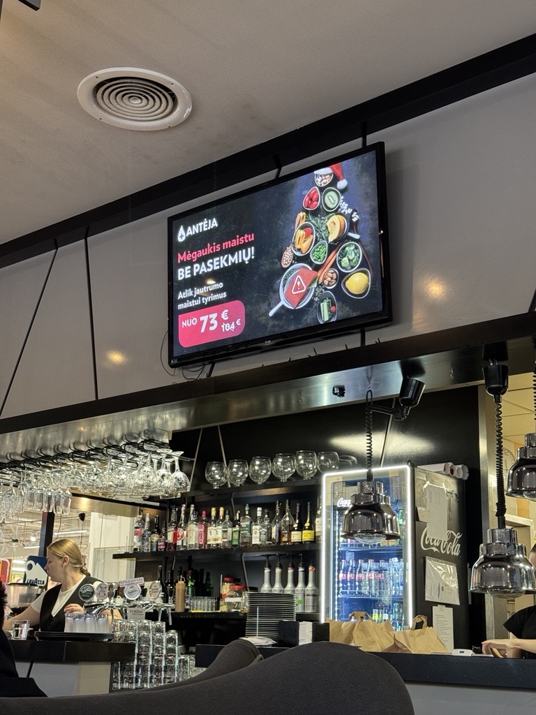 Charlie Pizza PP Domus Pro reklaminiai ekranai