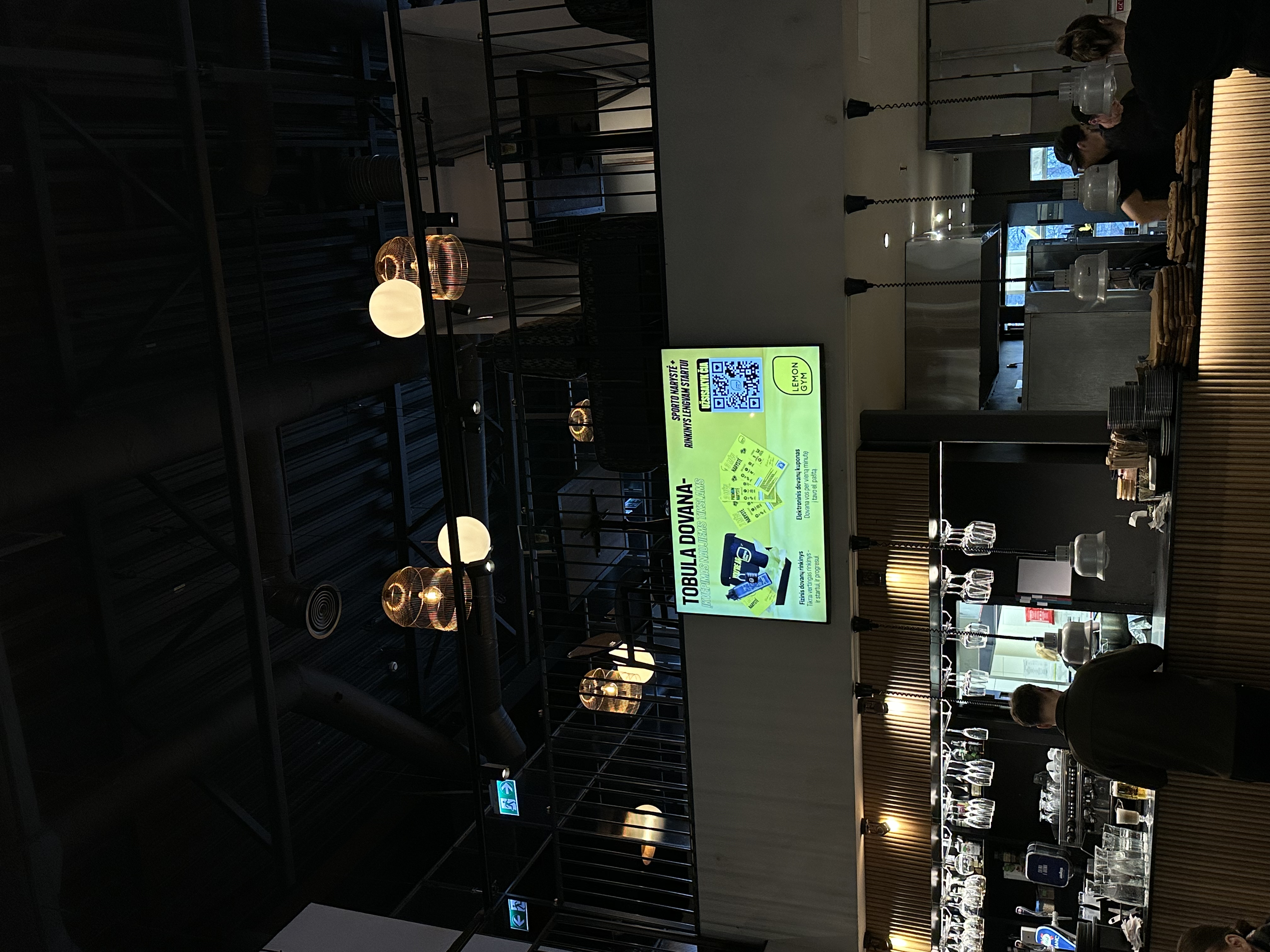 Charlie Pizza PPC Akropolis reklaminiai ekranai