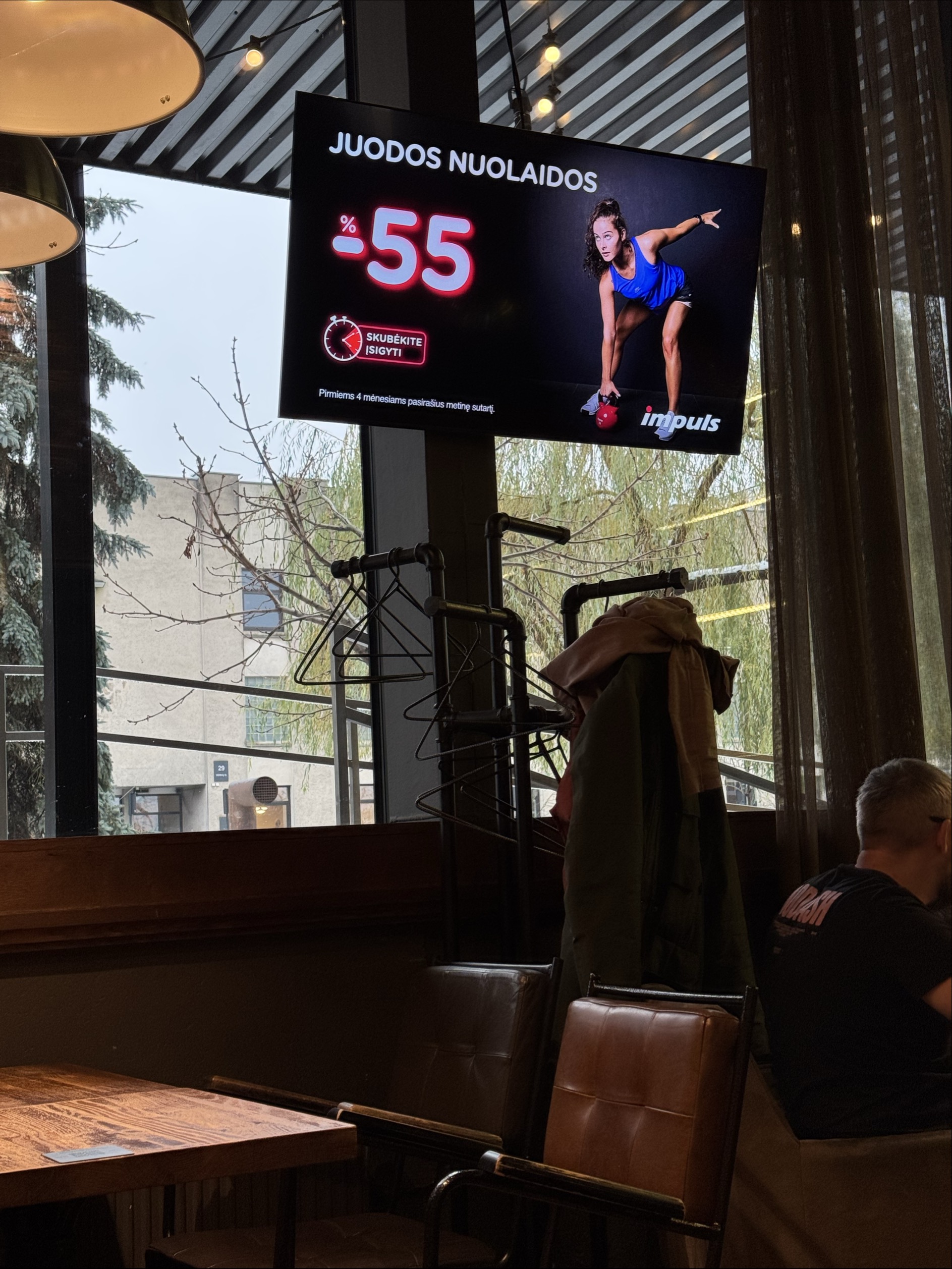 Grill London Senamiestis (Vilniaus g.) reklaminiai ekranai