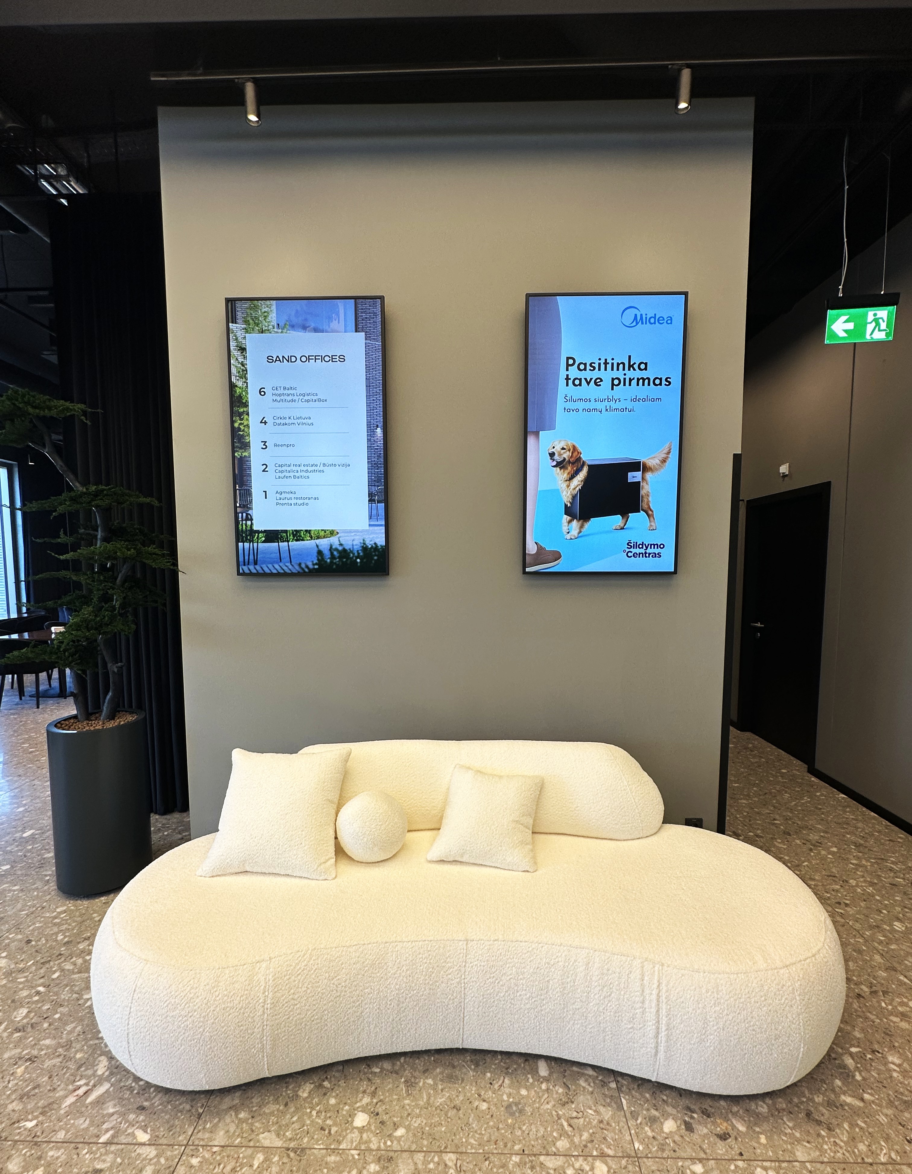 Reklaminis ekranas Sand Offices verslo centre