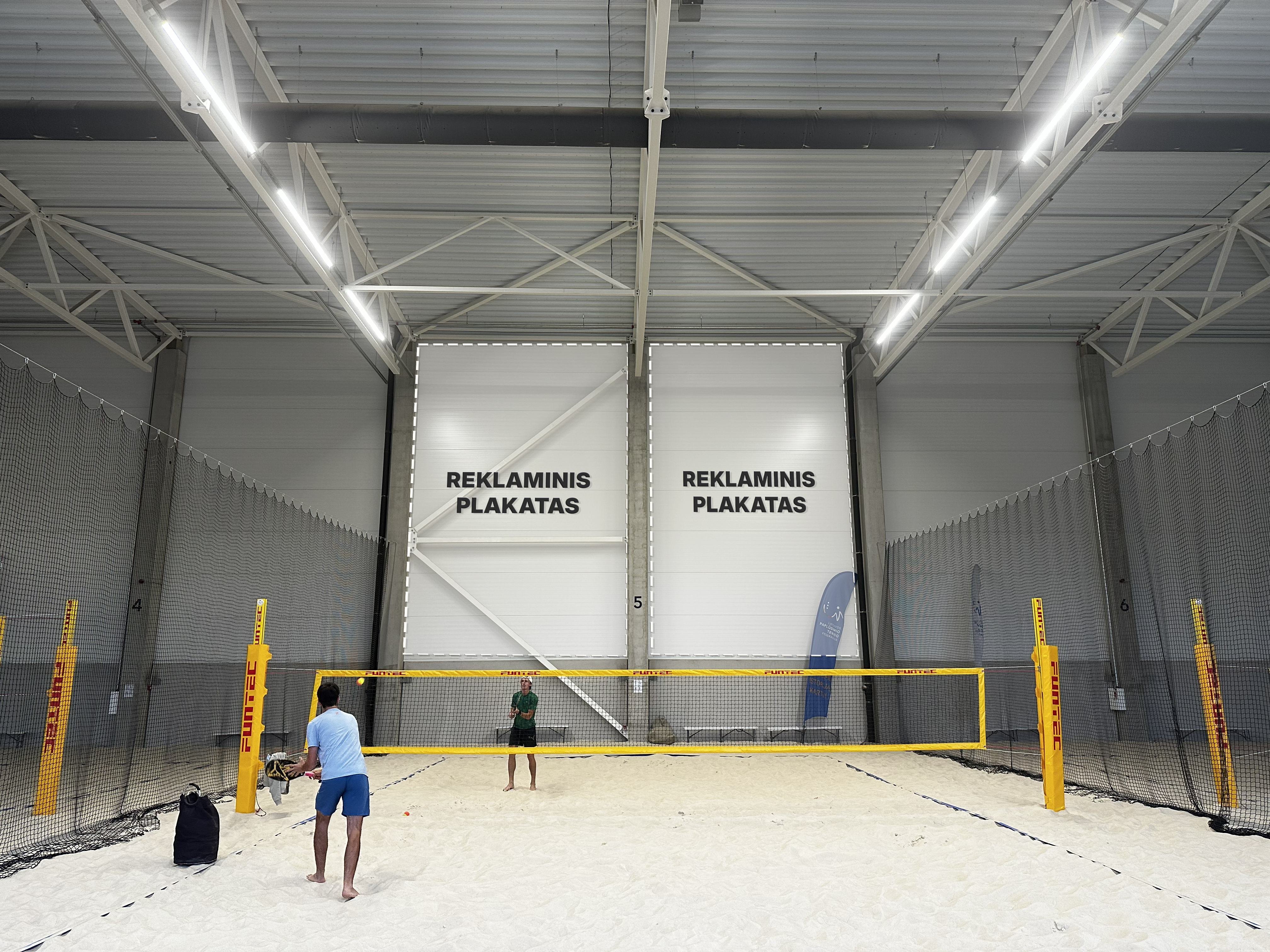 Reklaminiai plakatai VolleyART house 5 aikštelėje