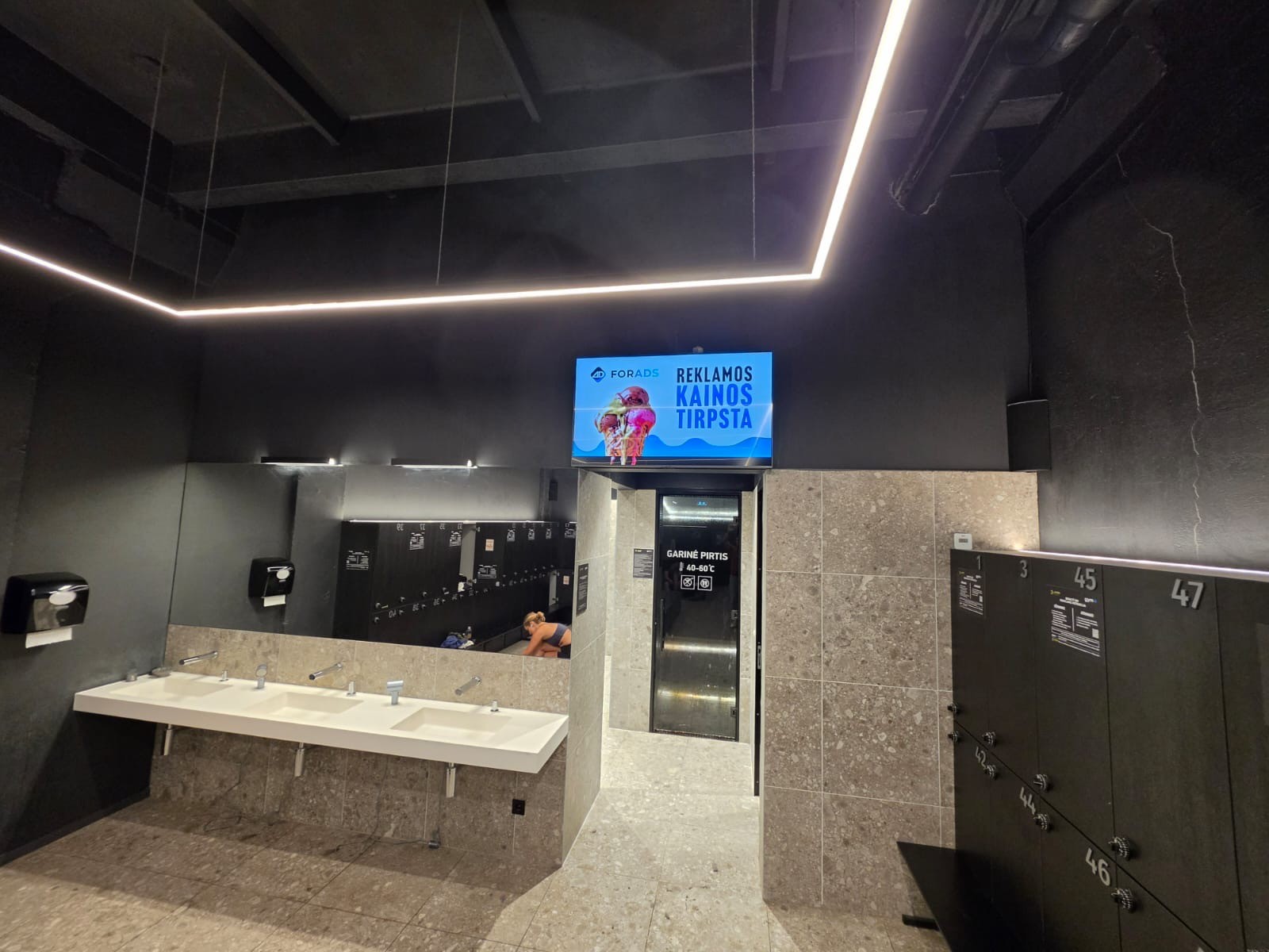 Reklaminiai ekranai Skycop Padelio namuose