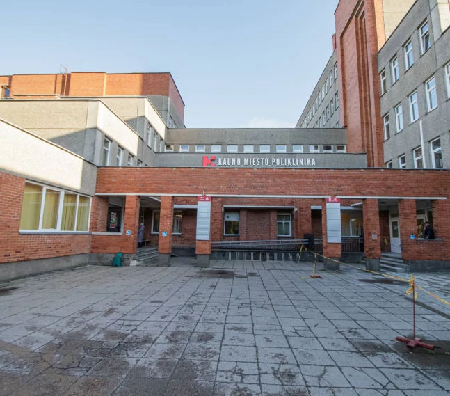 Kauno miesto poliklinika, Šilainių padalinys, Baltų pr. 7	