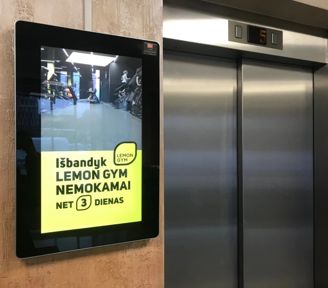 Reklaminis ekranas Geležinio vilko verslo centre