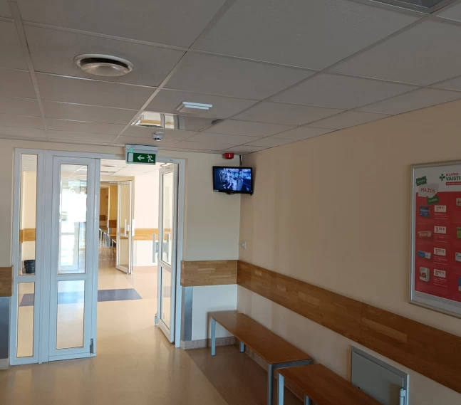Reklaminiai ekranai VUL Santarų klinikose, konsultacijų poliklinikoje
